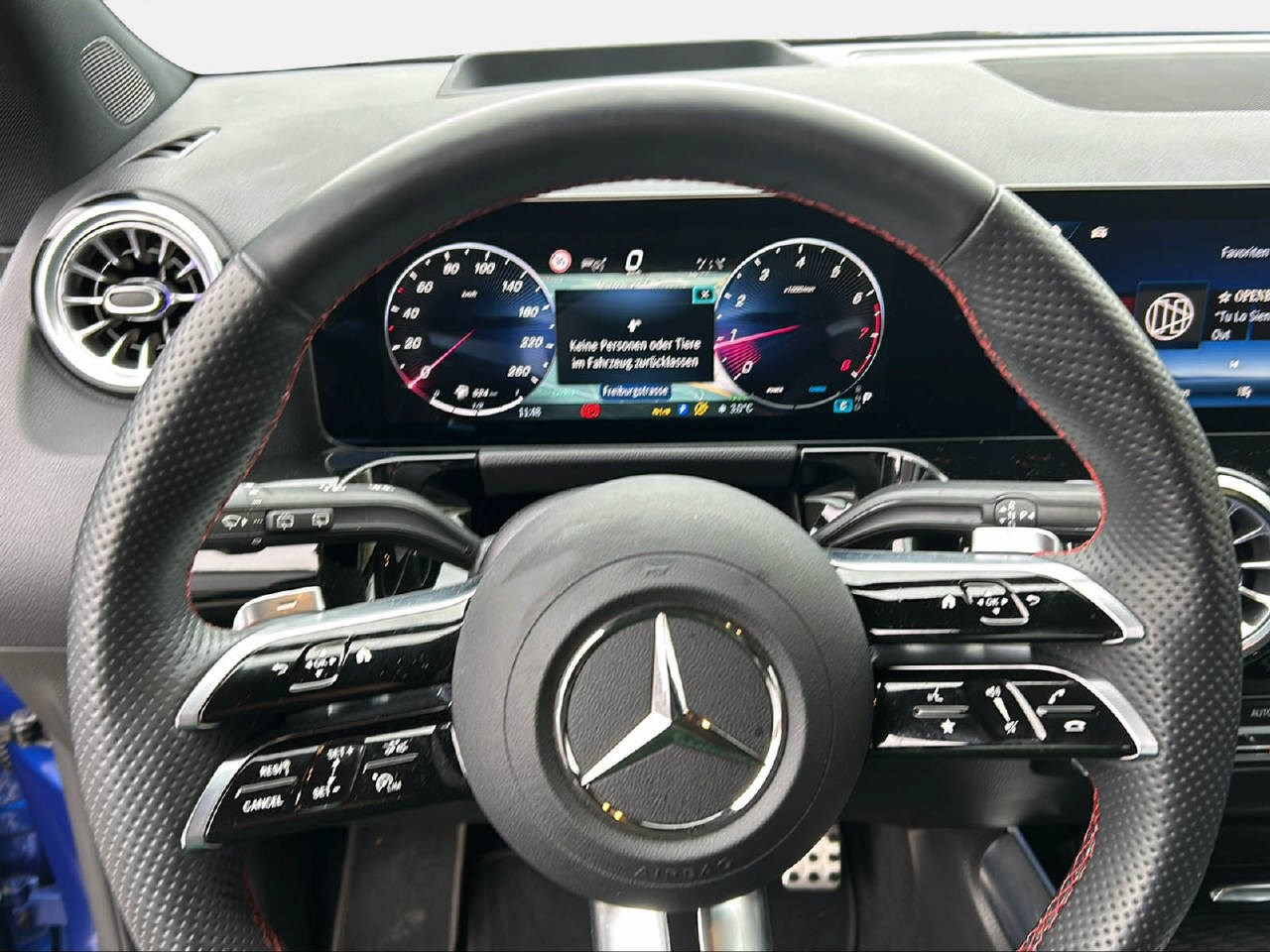 MERCEDES-BENZ GLA 250