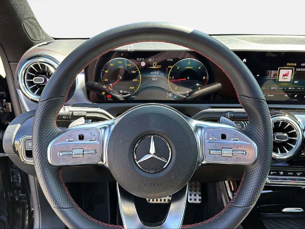 MERCEDES-BENZ CLA 200 d AMG Line 4matic Shooting Brake