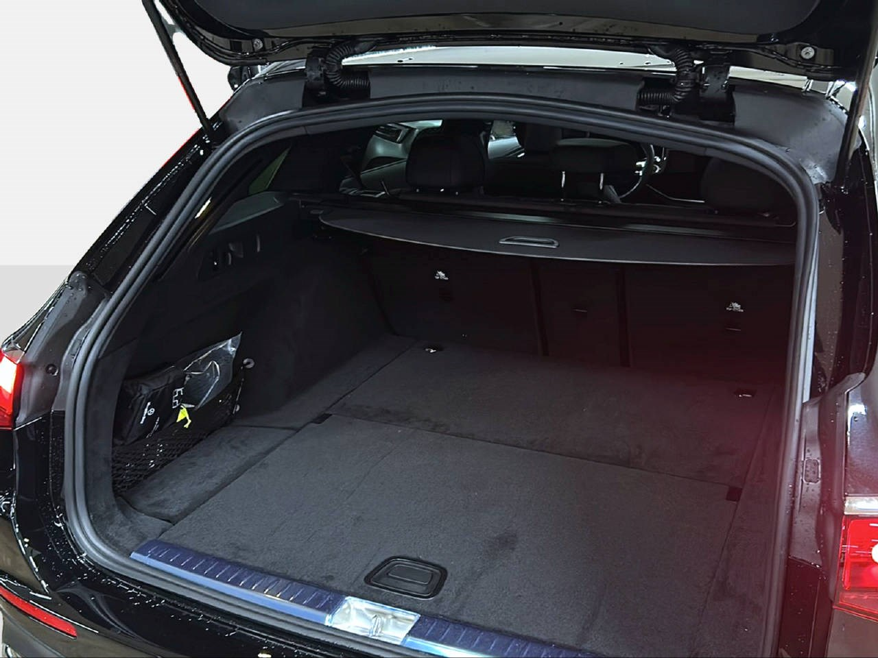 MERCEDES-BENZ E 220 d AMG Line Kombi