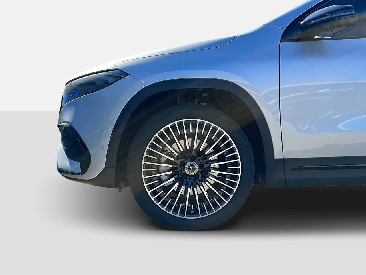 MERCEDES-BENZ EQA 300 AMG Line 4m