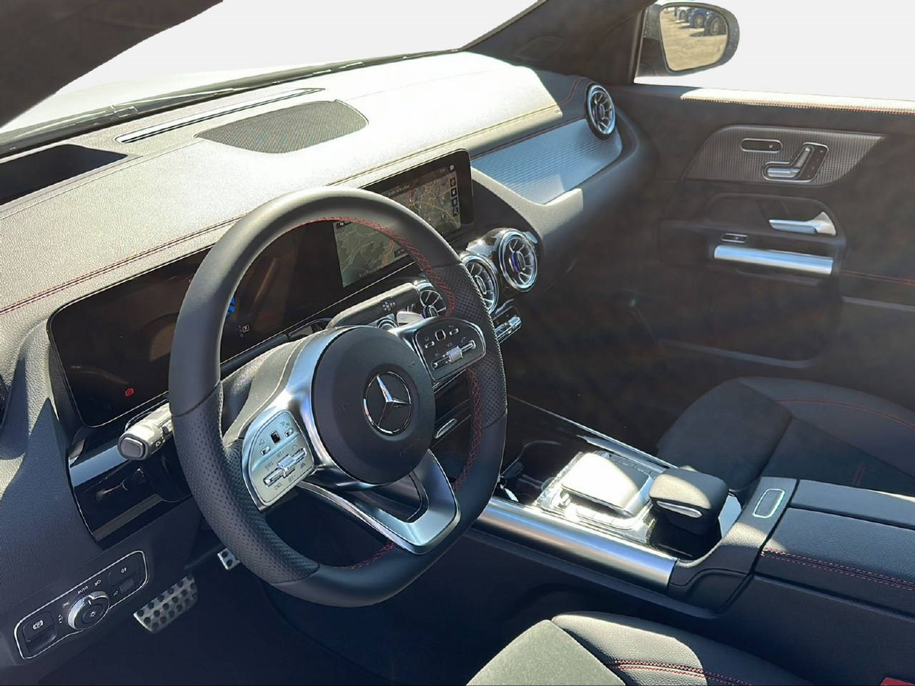 MERCEDES-BENZ EQA 300 AMG Line 4m