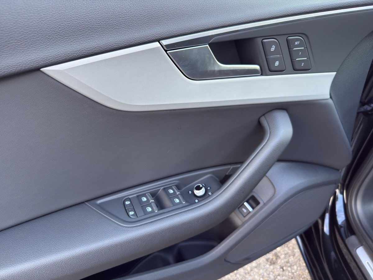 AUDI A4 Avant 40 TFSI S line S-tronic quattro