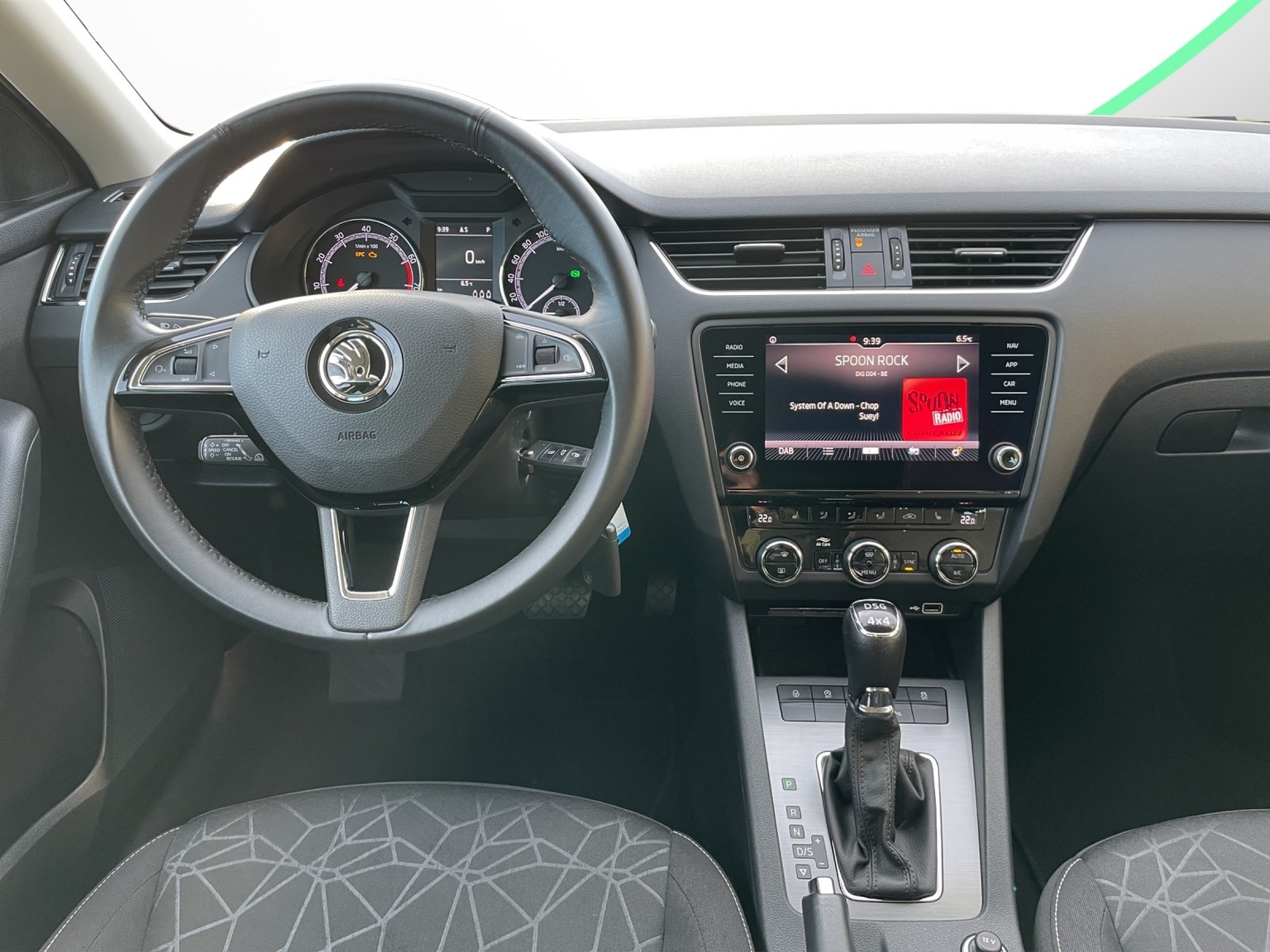 SKODA Octavia Combi 2.0 TSI Clever 4x4 DSG