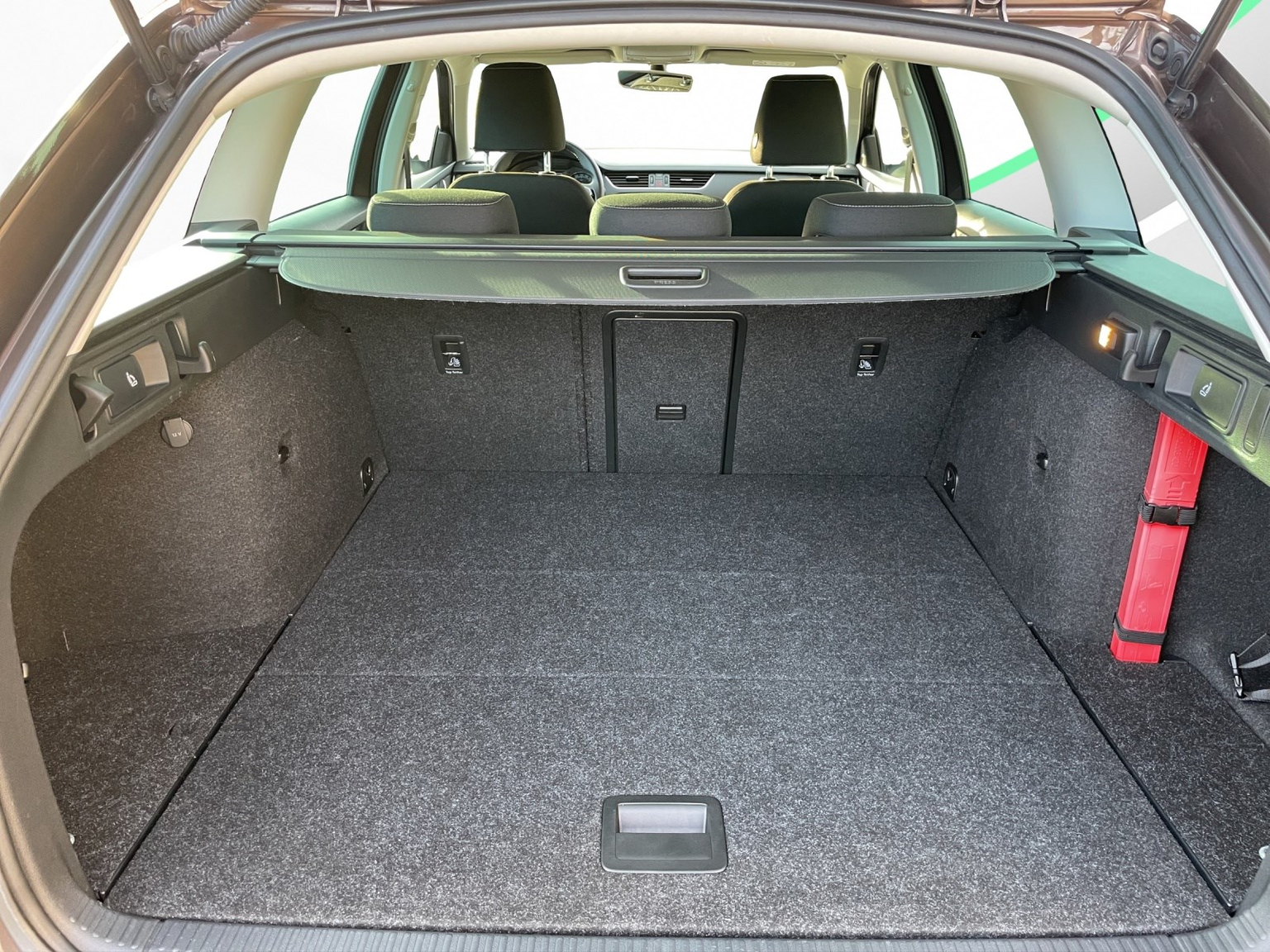 SKODA Octavia Combi 2.0 TSI Clever 4x4 DSG