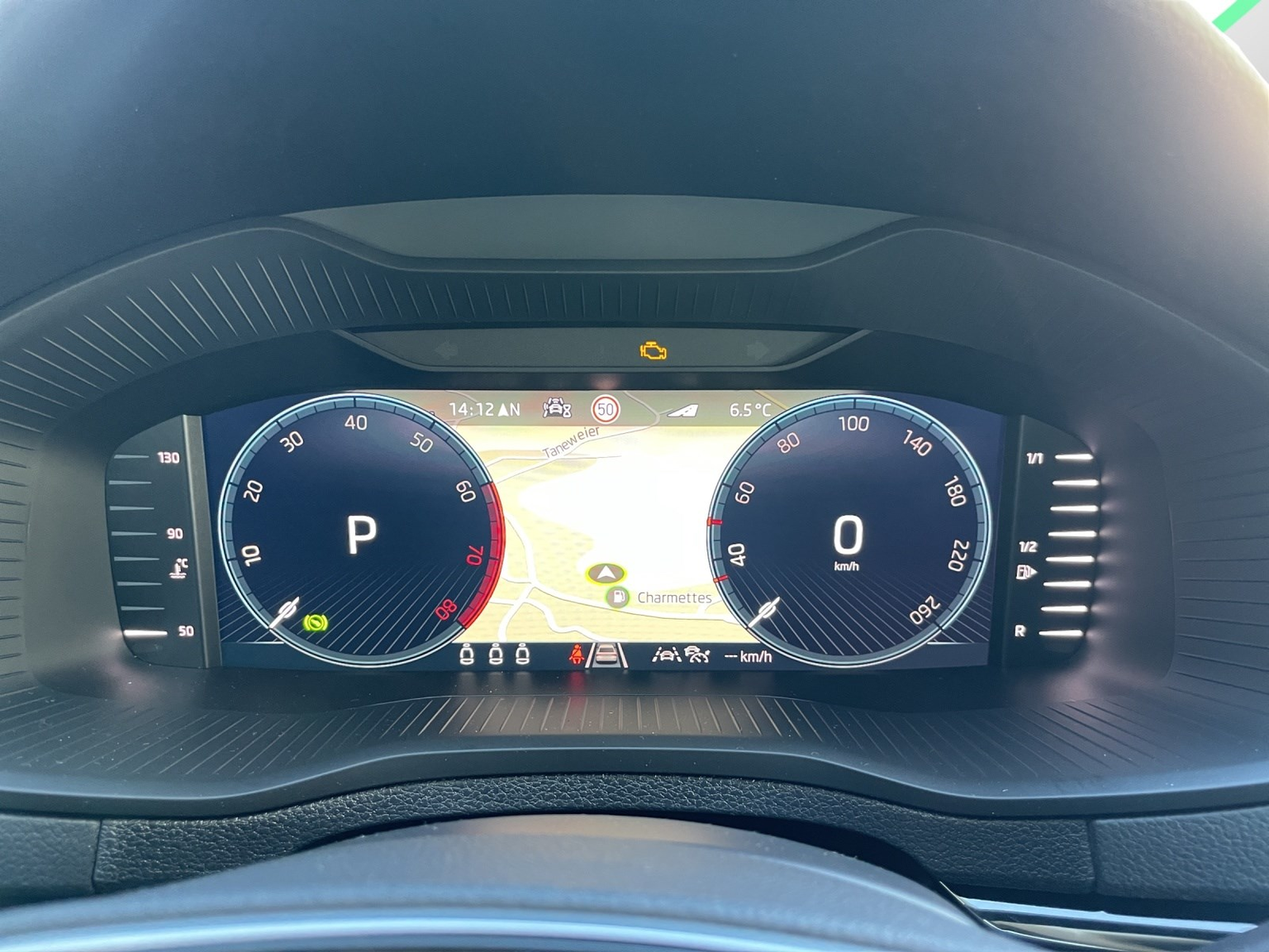 SKODA Karoq 1.5 TSI Selection DSG