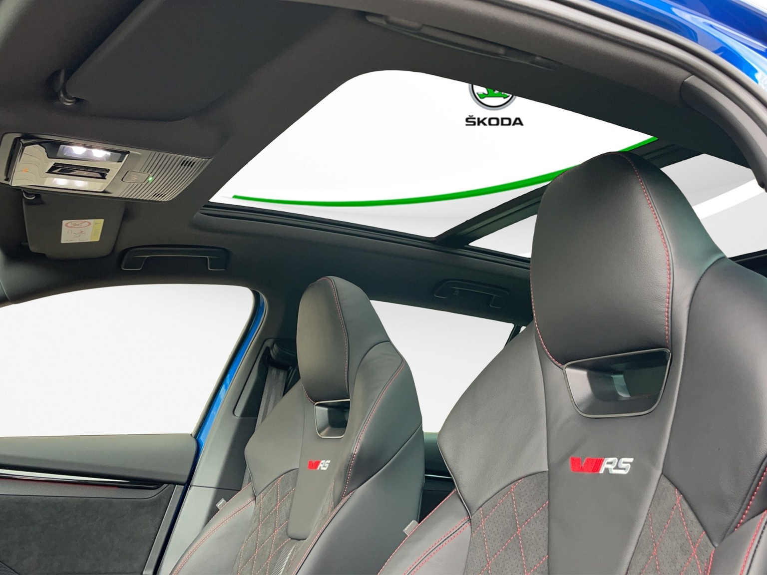 SKODA Octavia Combi 2.0 TSI DSG RS