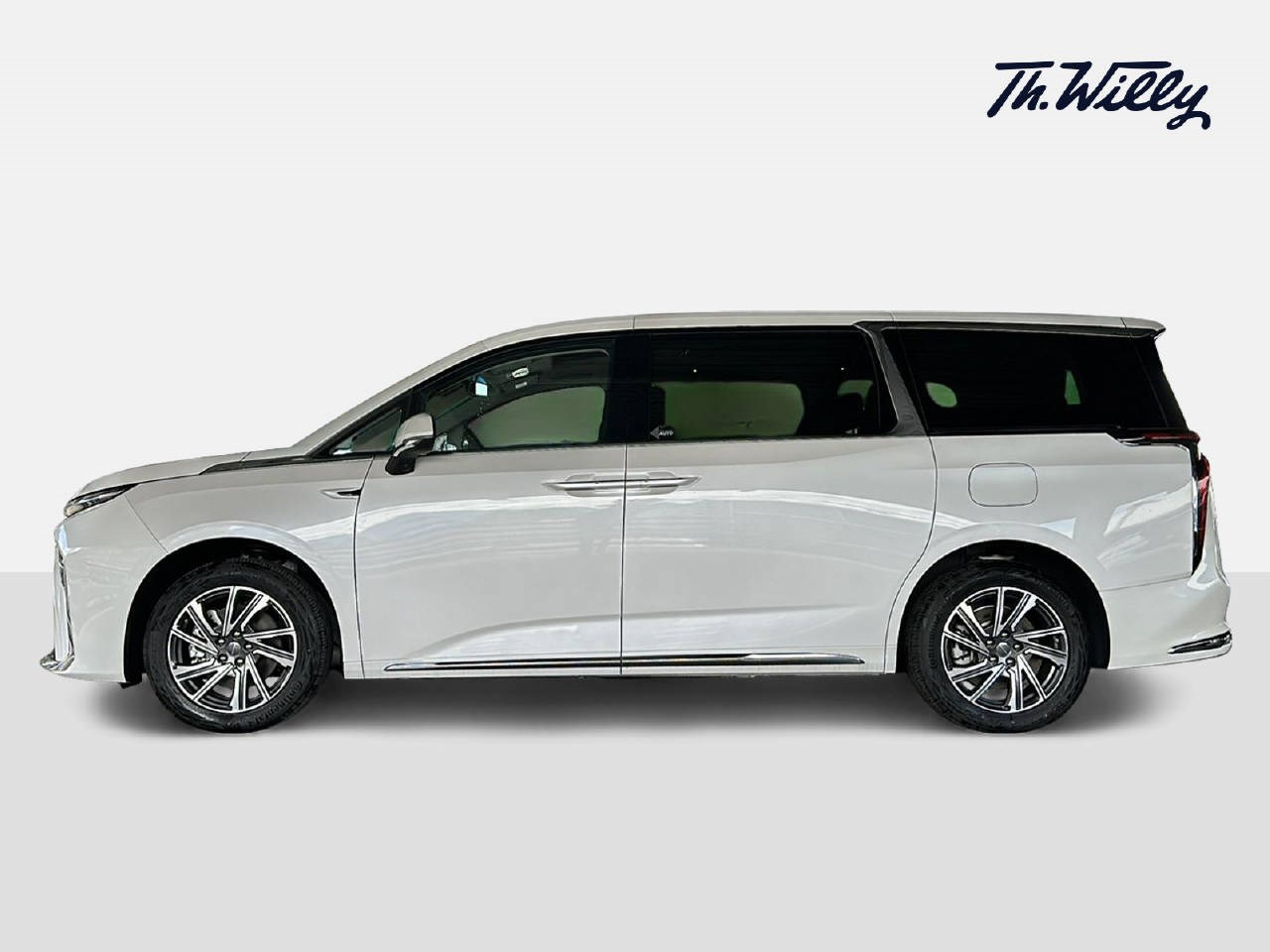 MAXUS Mifa 9 Luxury