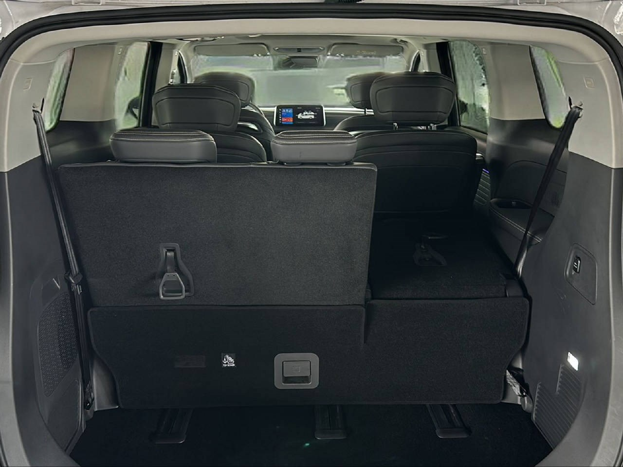 MAXUS Mifa 9 Luxury