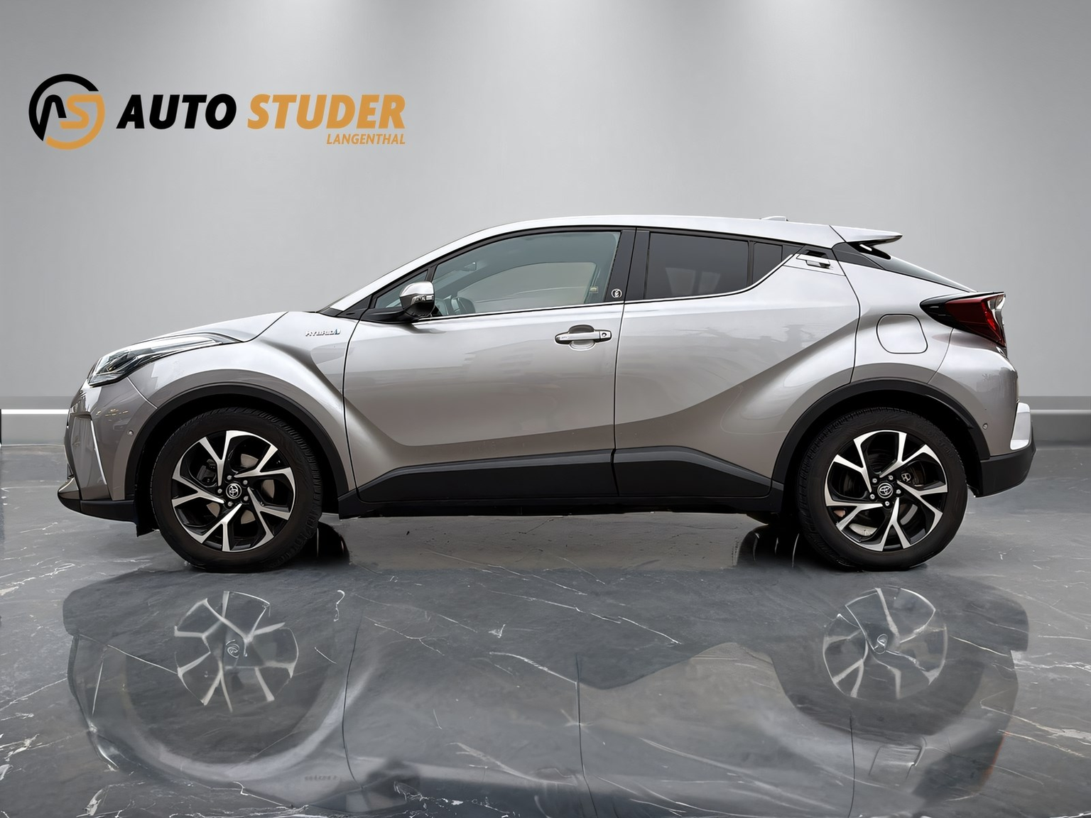 TOYOTA C-HR 2.0 VVTi HSD Team D