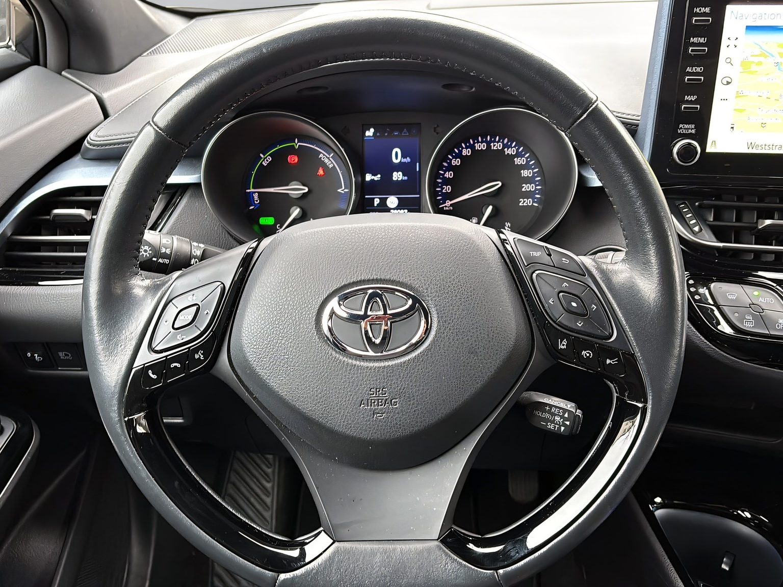 TOYOTA C-HR 2.0 VVTi HSD Team D