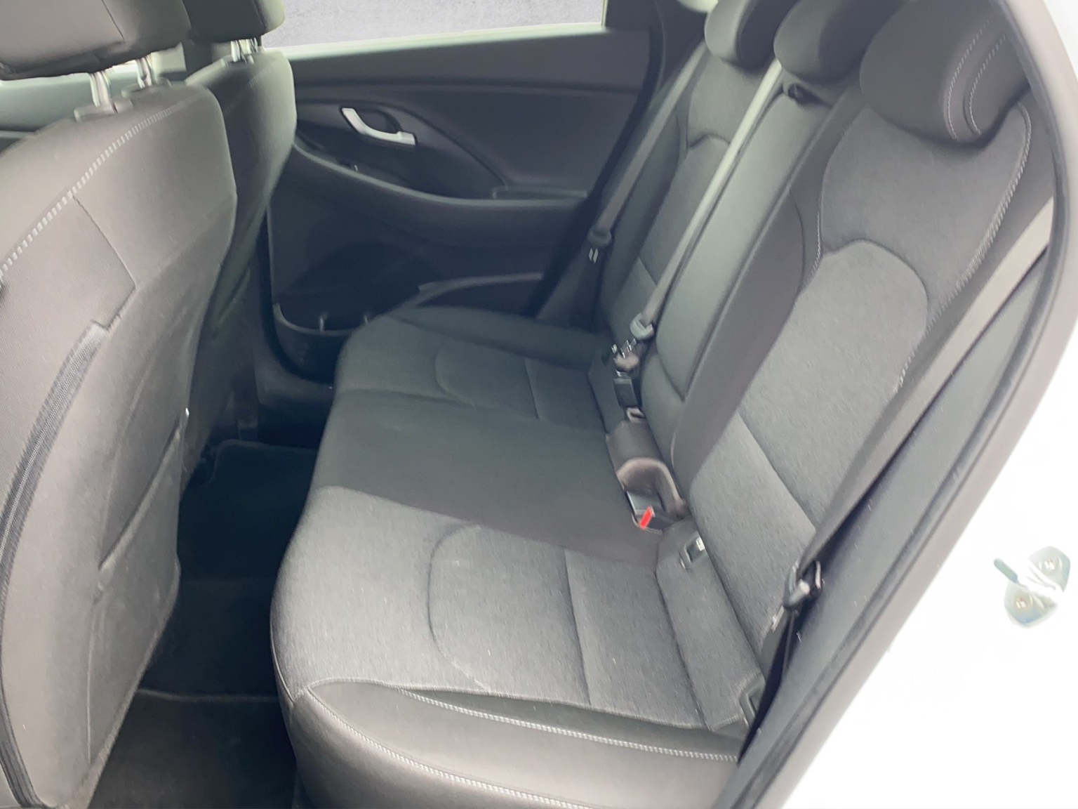 HYUNDAI i30 1.5 T-GDi Amplia