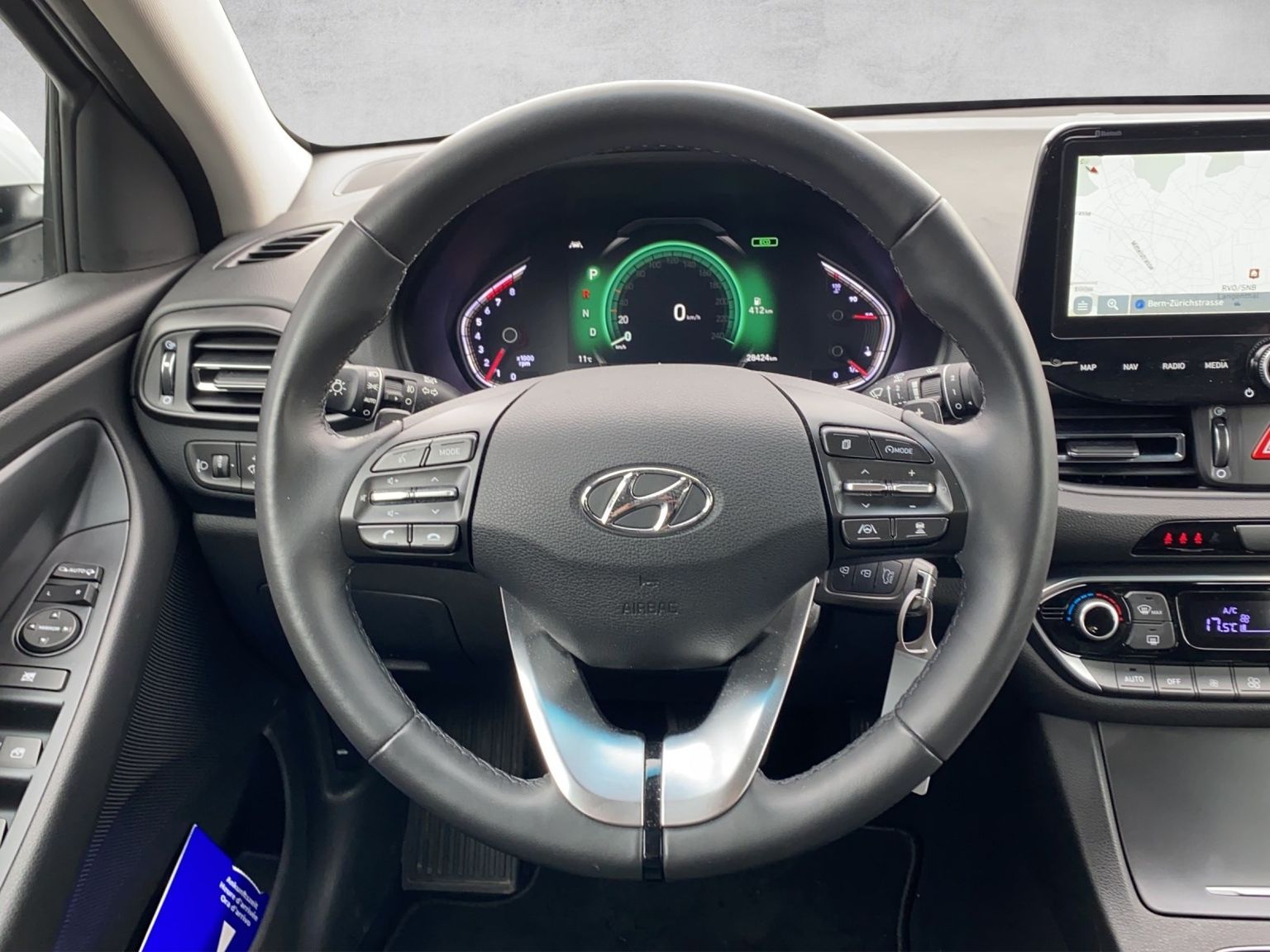 HYUNDAI i30 1.5 T-GDi Amplia