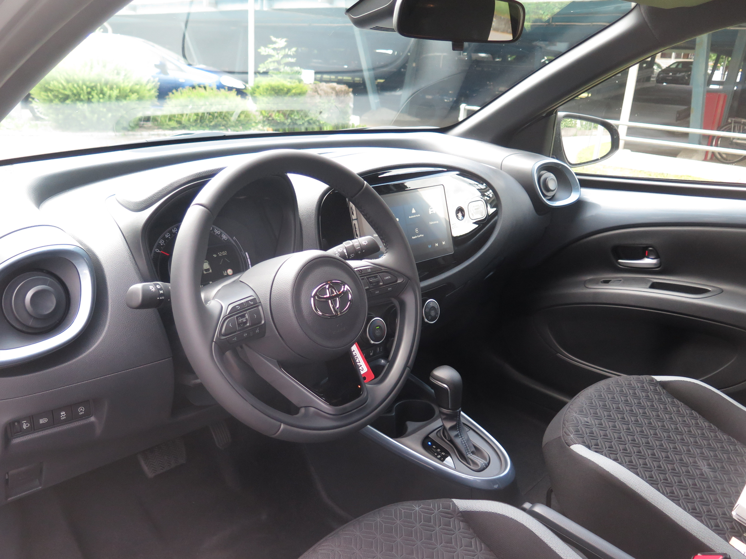 TOYOTA AYGO X  Trend 1.0 VVT-i CVT-Aut.