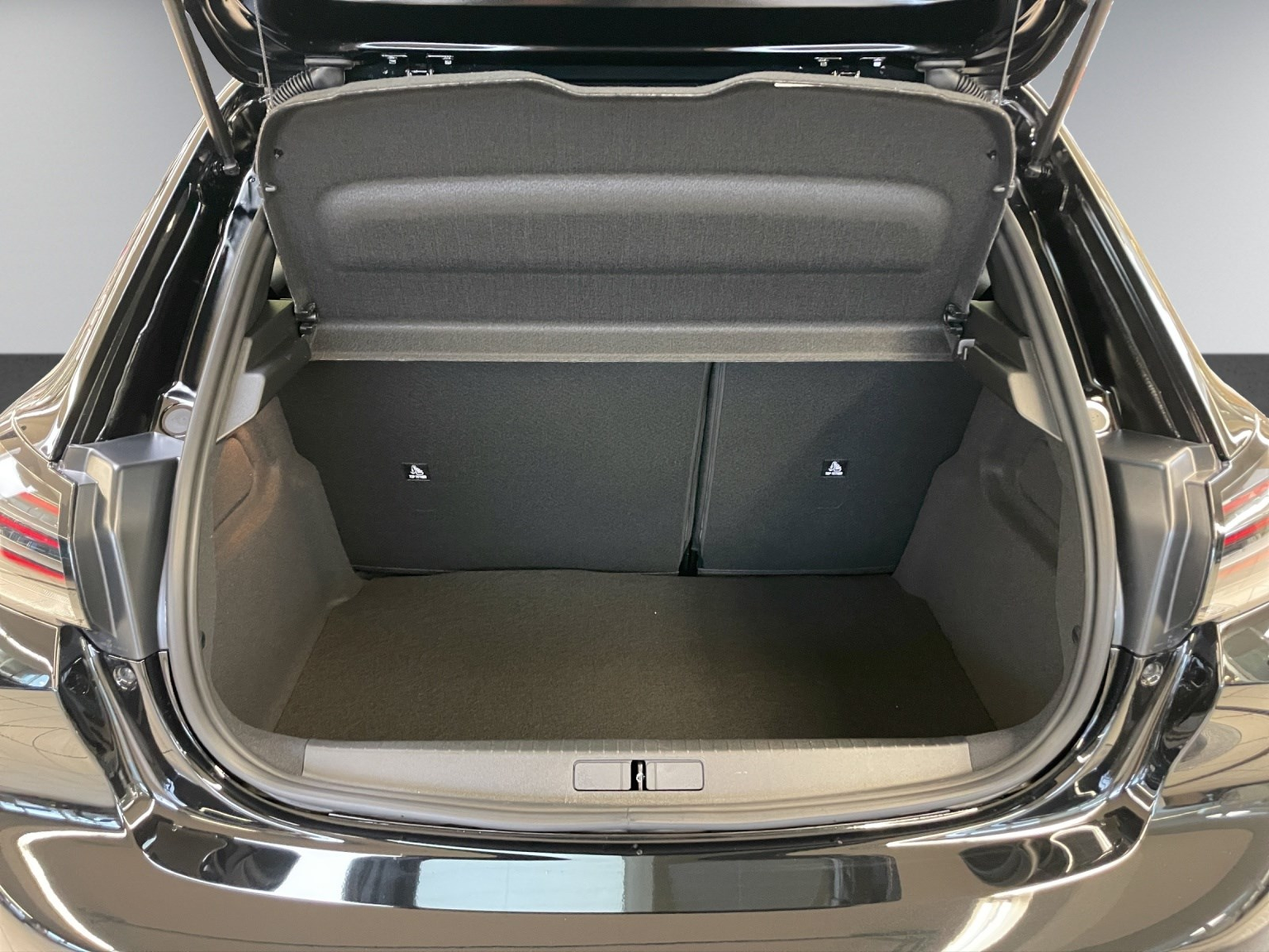 PEUGEOT 208 1.2 Hybrid Allure Premium