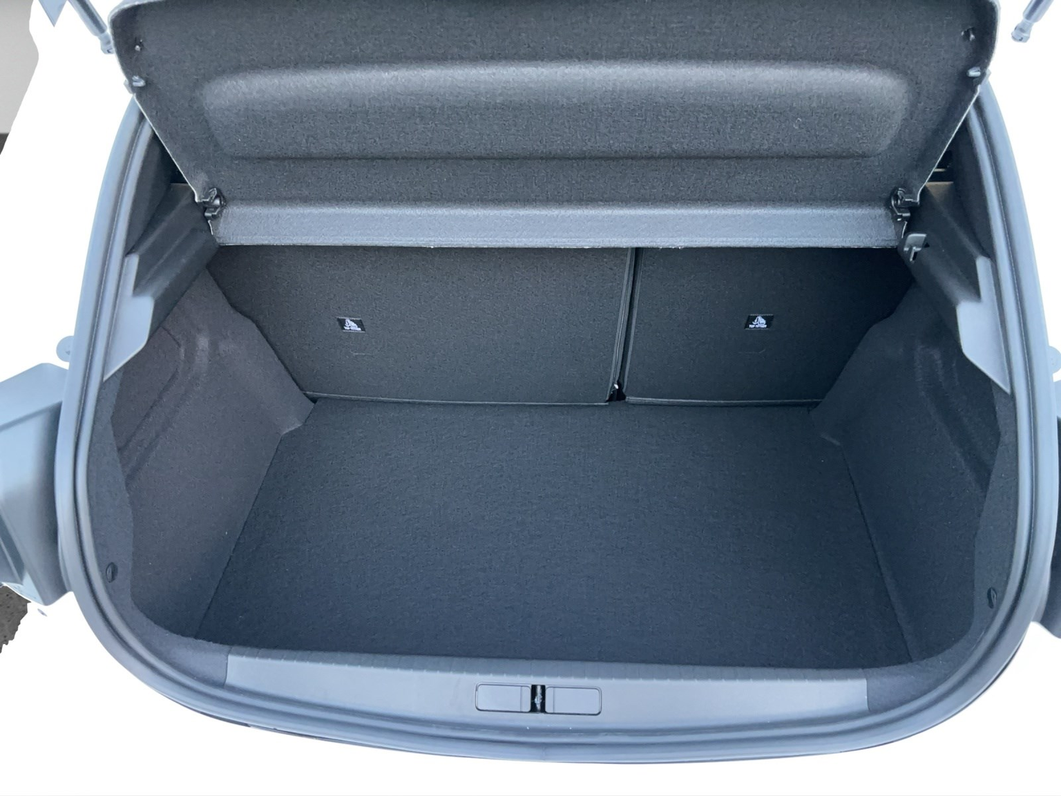 PEUGEOT 208 1.2 Hybrid Allure Premium