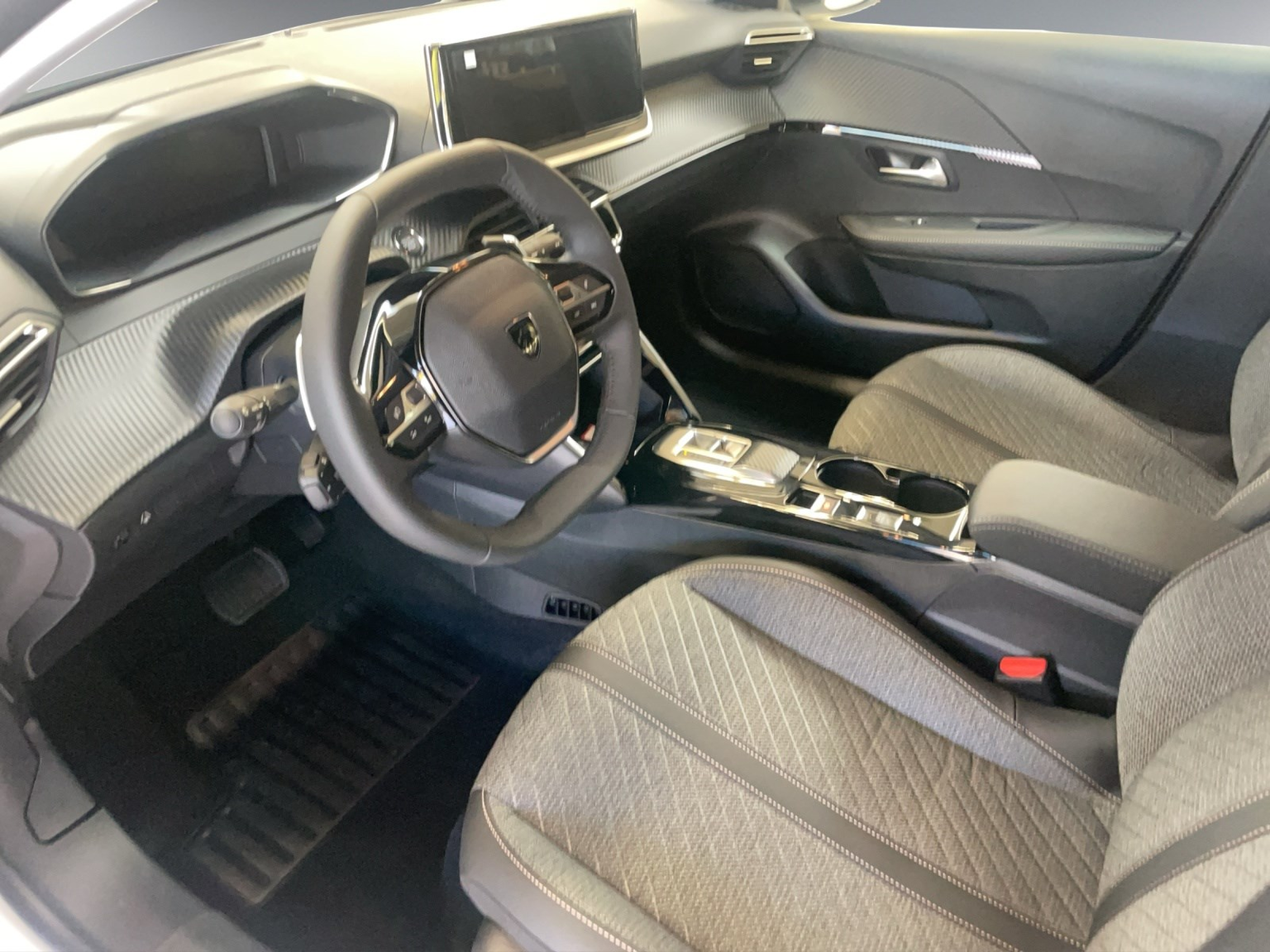 PEUGEOT 208 1.2 Hybrid Allure Premium