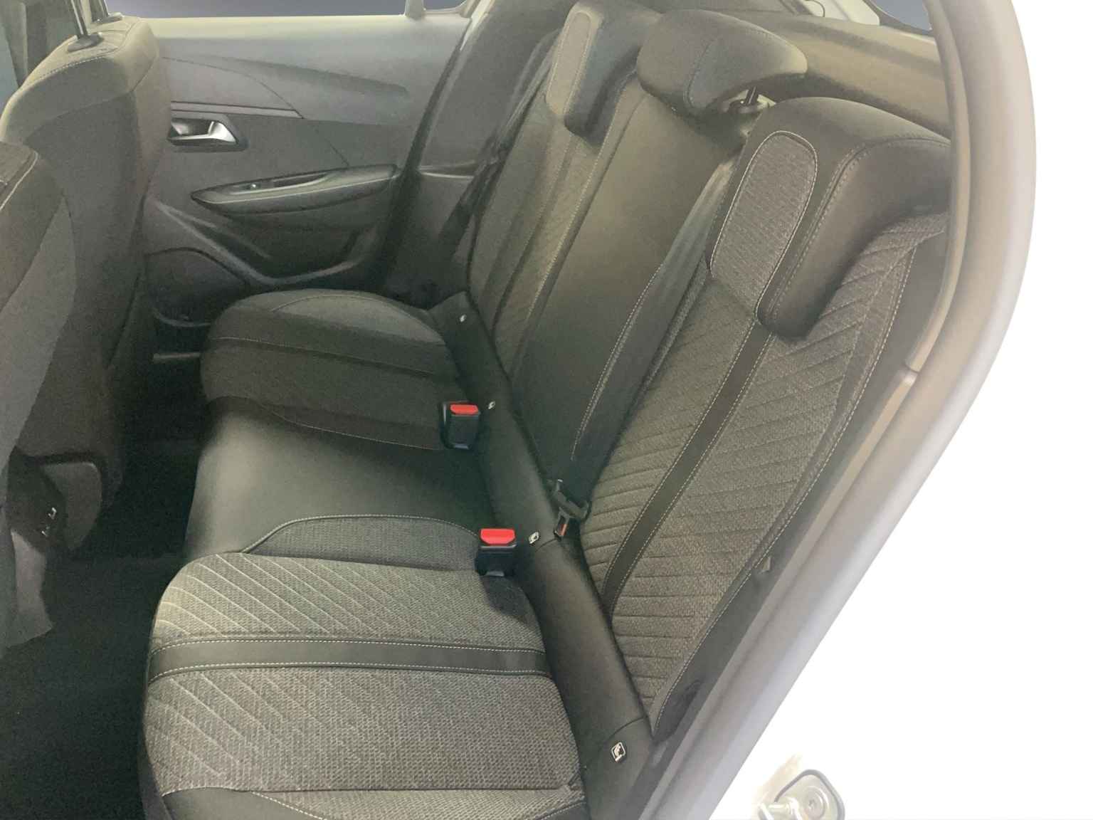 PEUGEOT 208 1.2 Hybrid Allure Premium