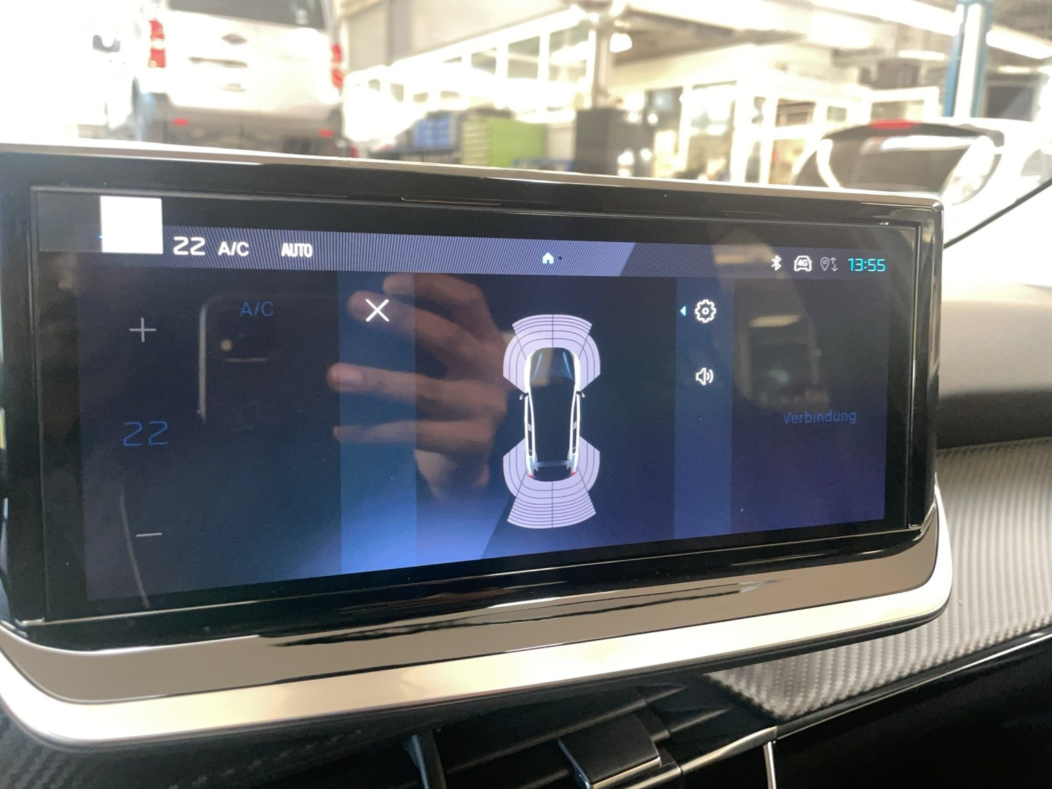 PEUGEOT 208 1.2 Hybrid Allure Premium