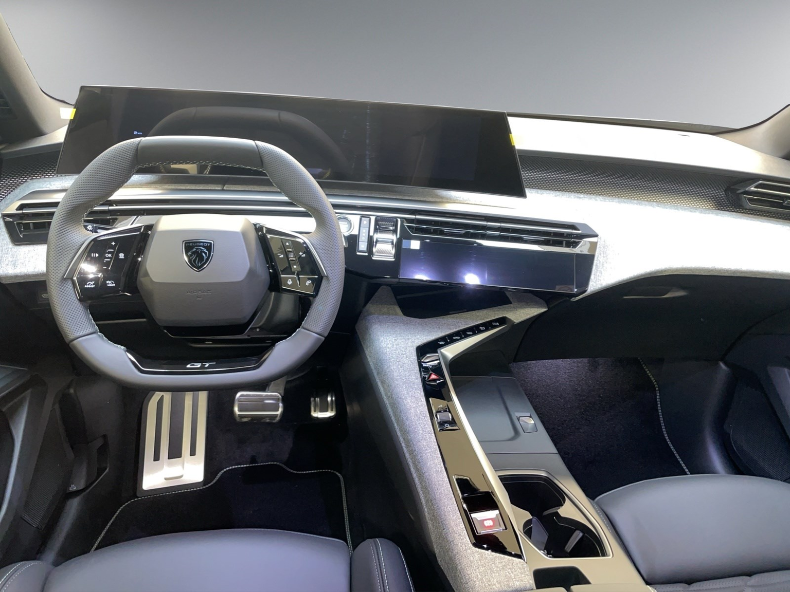PEUGEOT 5008 1.2 Hybrid GT
