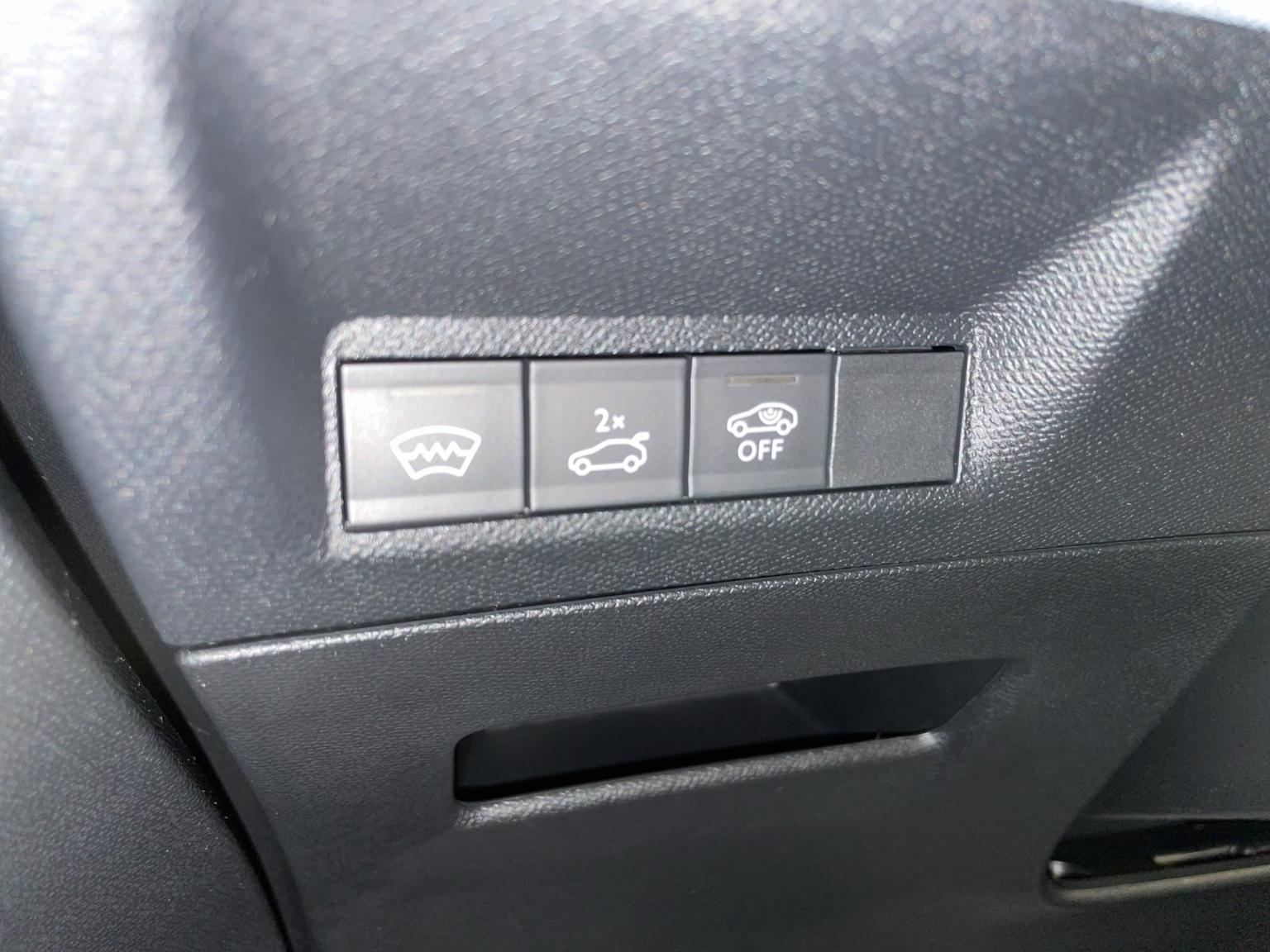 PEUGEOT 5008 1.2 Hybrid GT