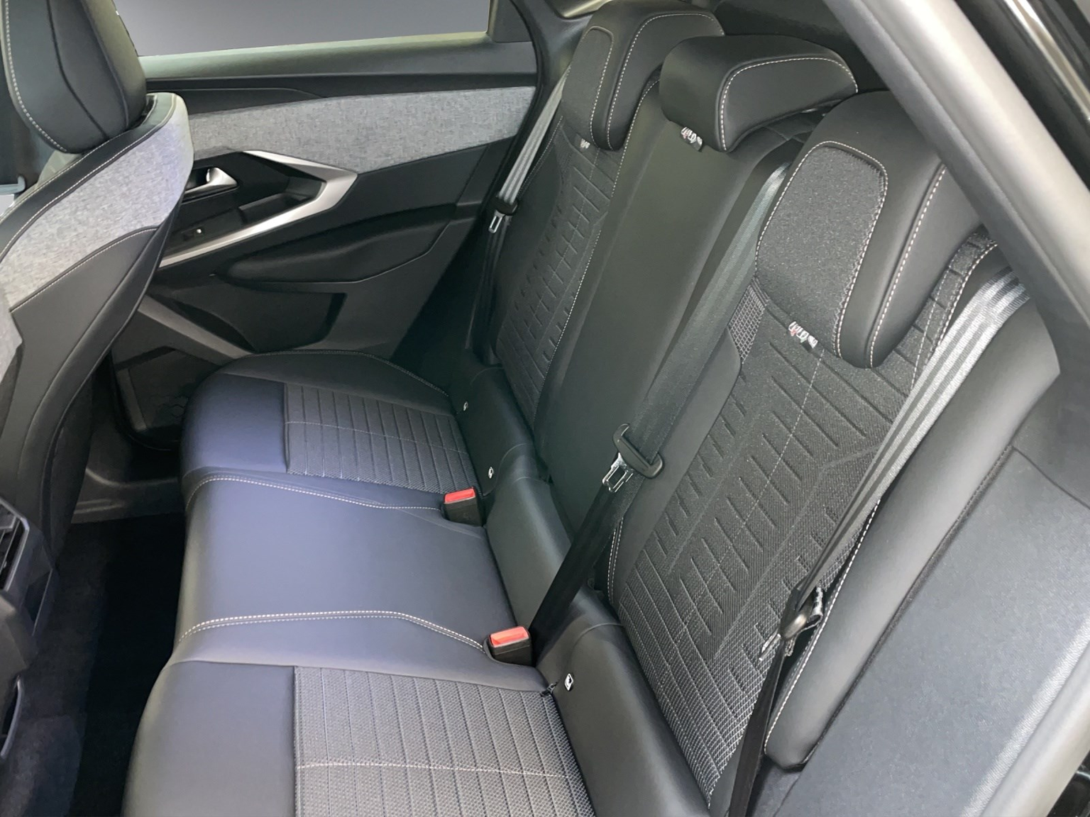 PEUGEOT 3008 e-Allure