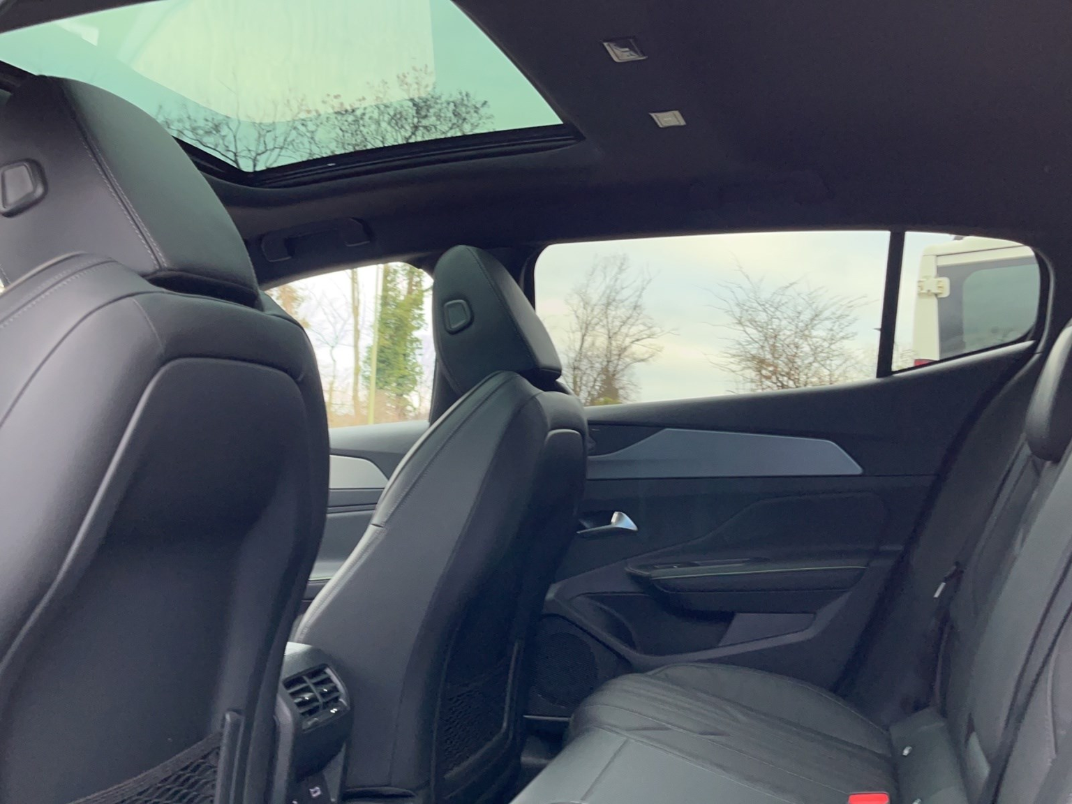 PEUGEOT 408 1.6 PHEV 225 GT