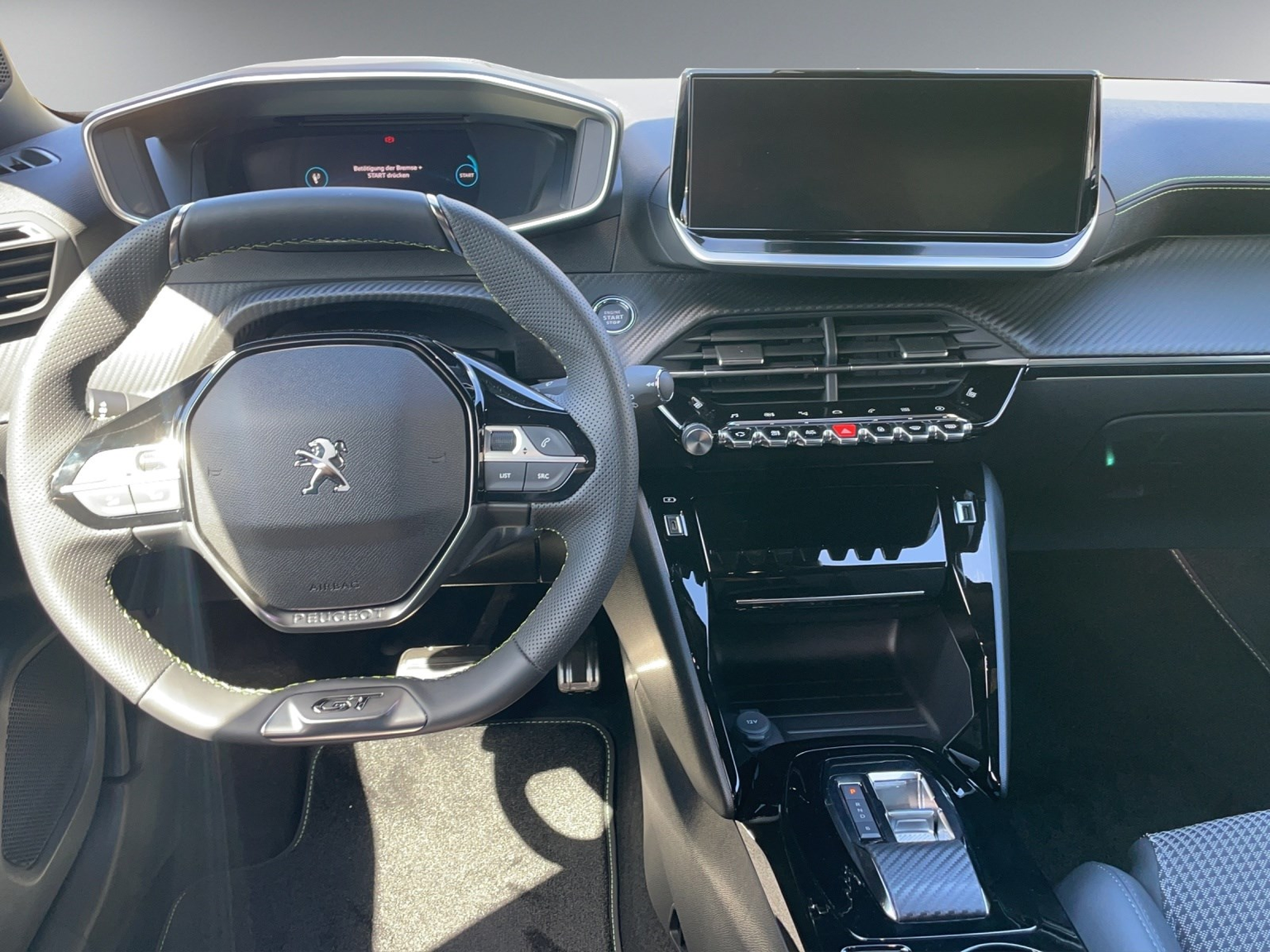 PEUGEOT 2008 e-GT