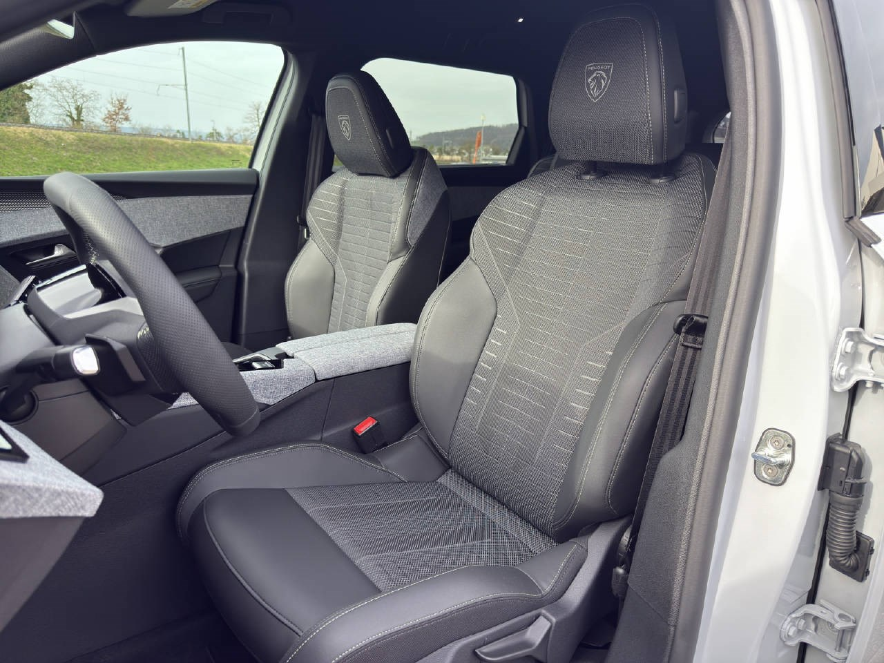 PEUGEOT 5008 e-GT