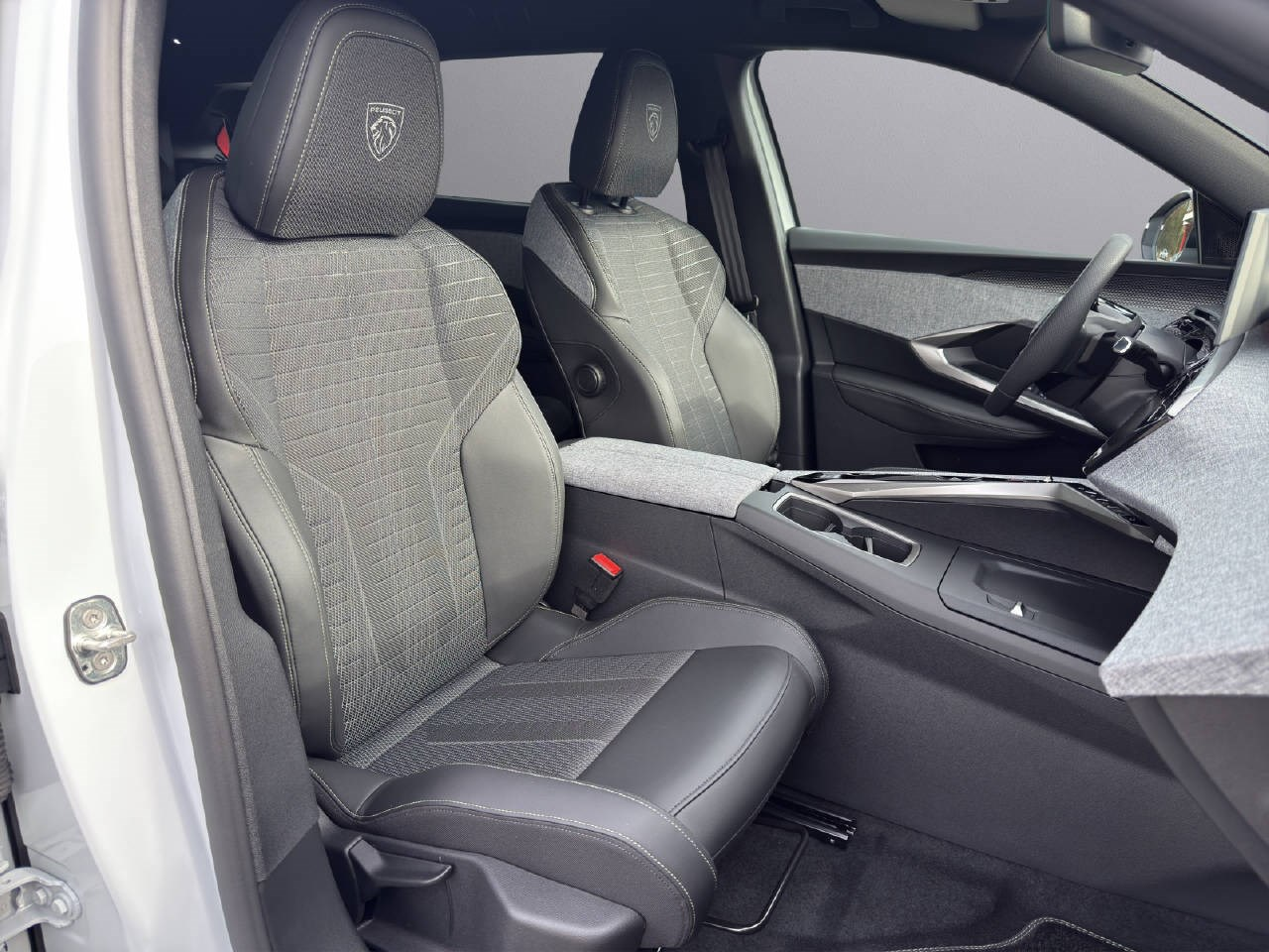 PEUGEOT 5008 e-GT