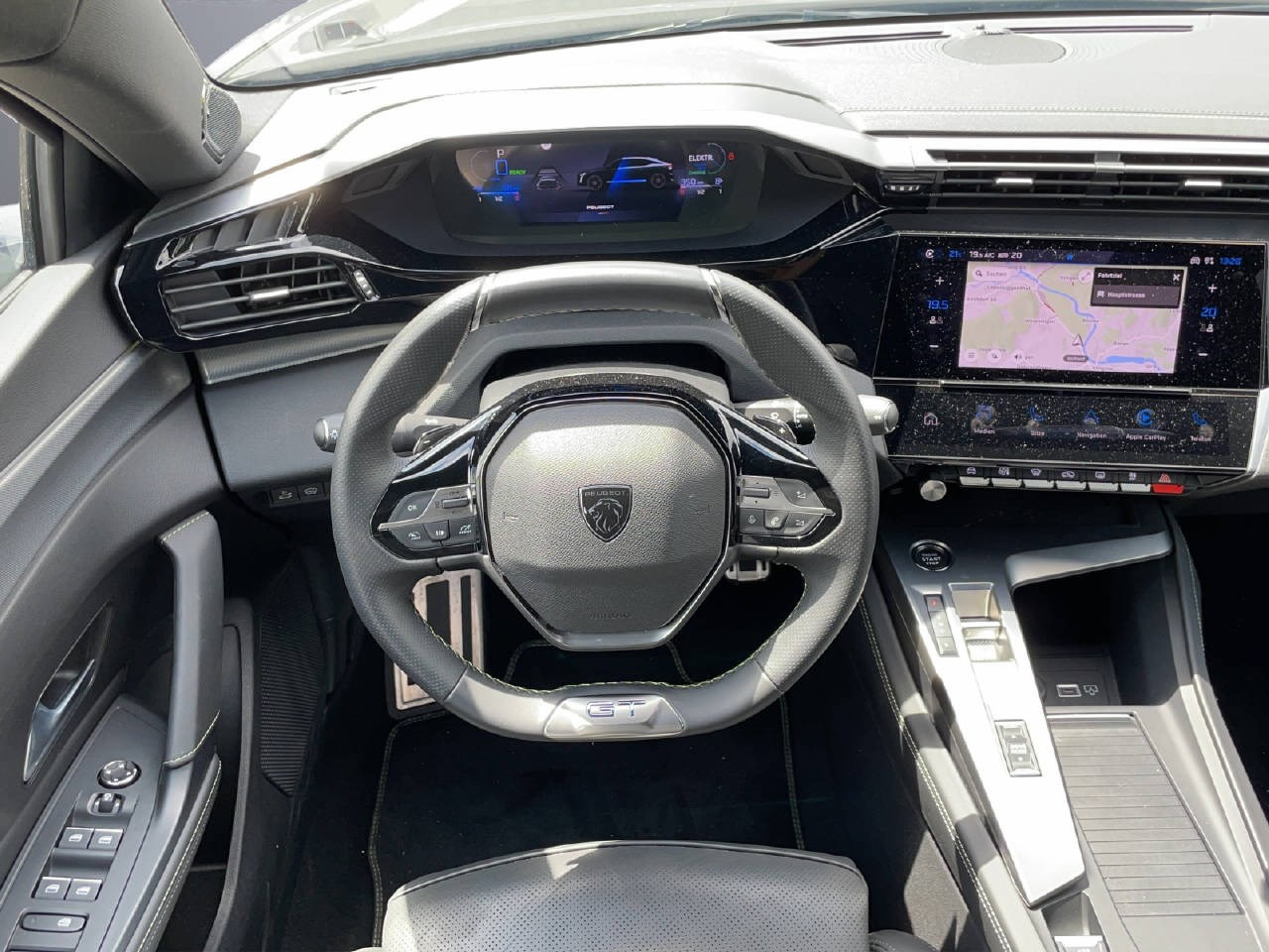 PEUGEOT 408 1.6 PHEV 225 GT