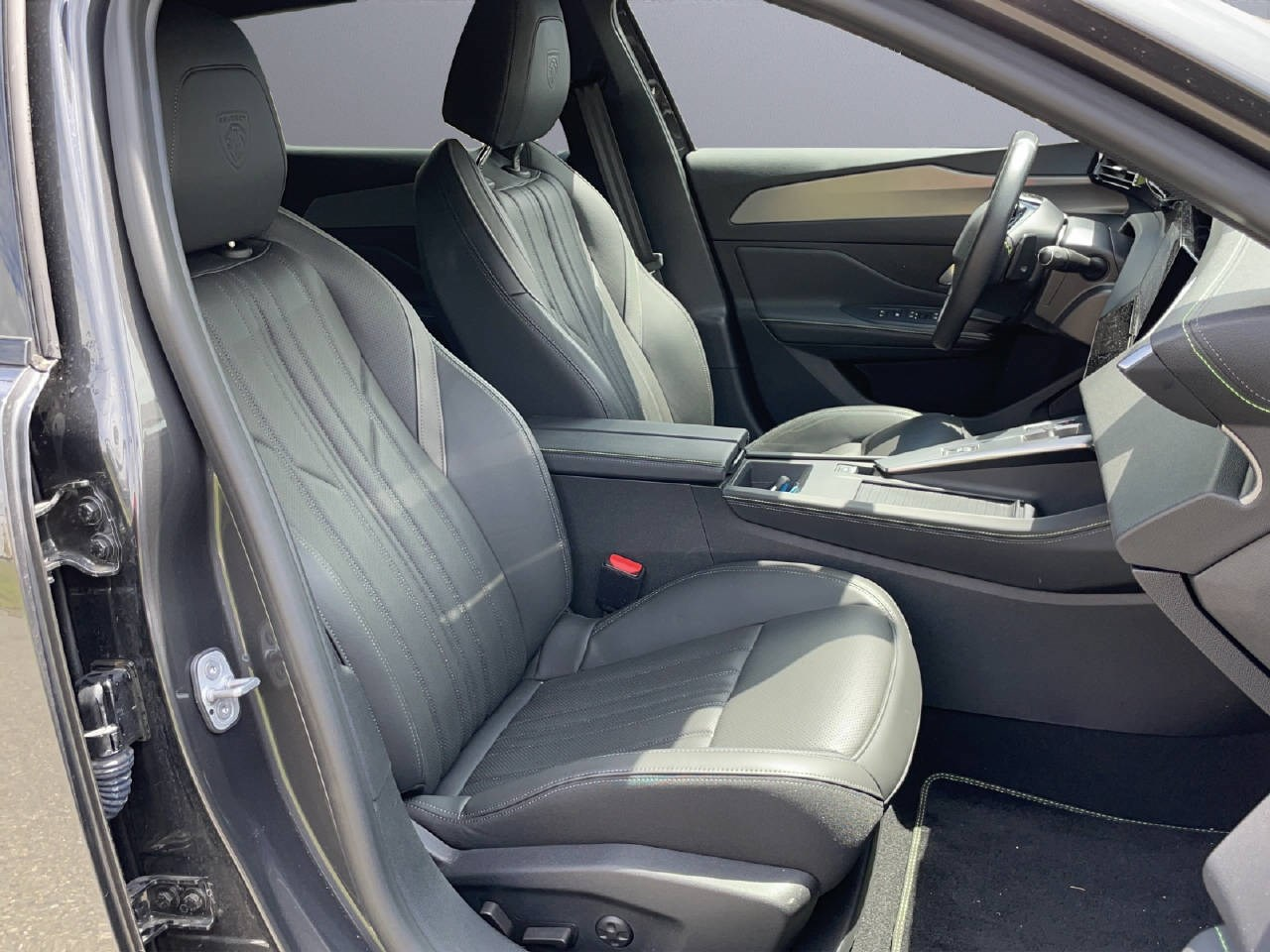 PEUGEOT 408 1.6 PHEV 225 GT