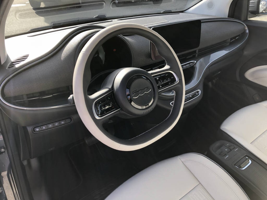 FIAT 500 C BEV La Prima