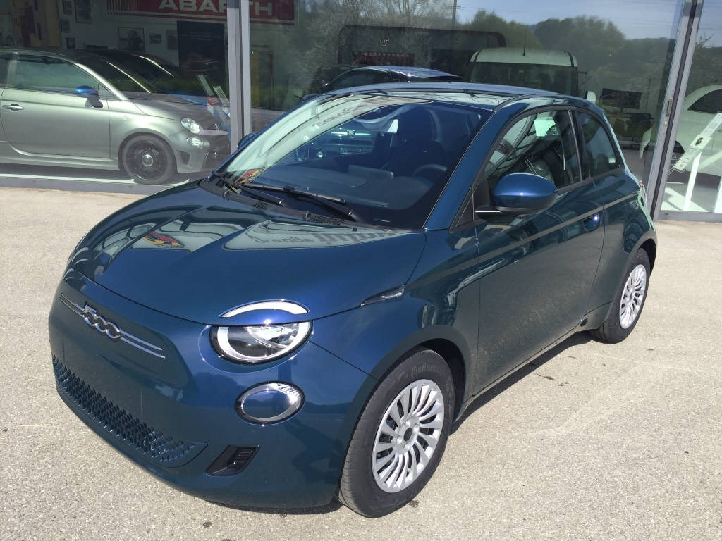 FIAT 500 BEV Cult 87 kW