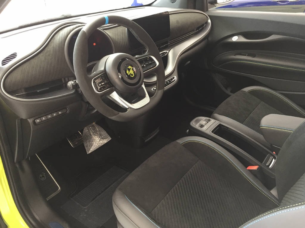 FIAT 500e BEV Abarth Scorpionissima