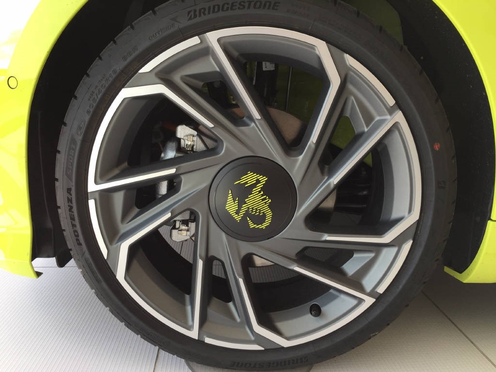 FIAT 500e BEV Abarth Scorpionissima