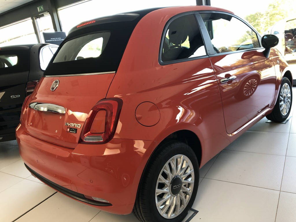 FIAT 500 C 1.0 BSG Hybrid Swiss Edition