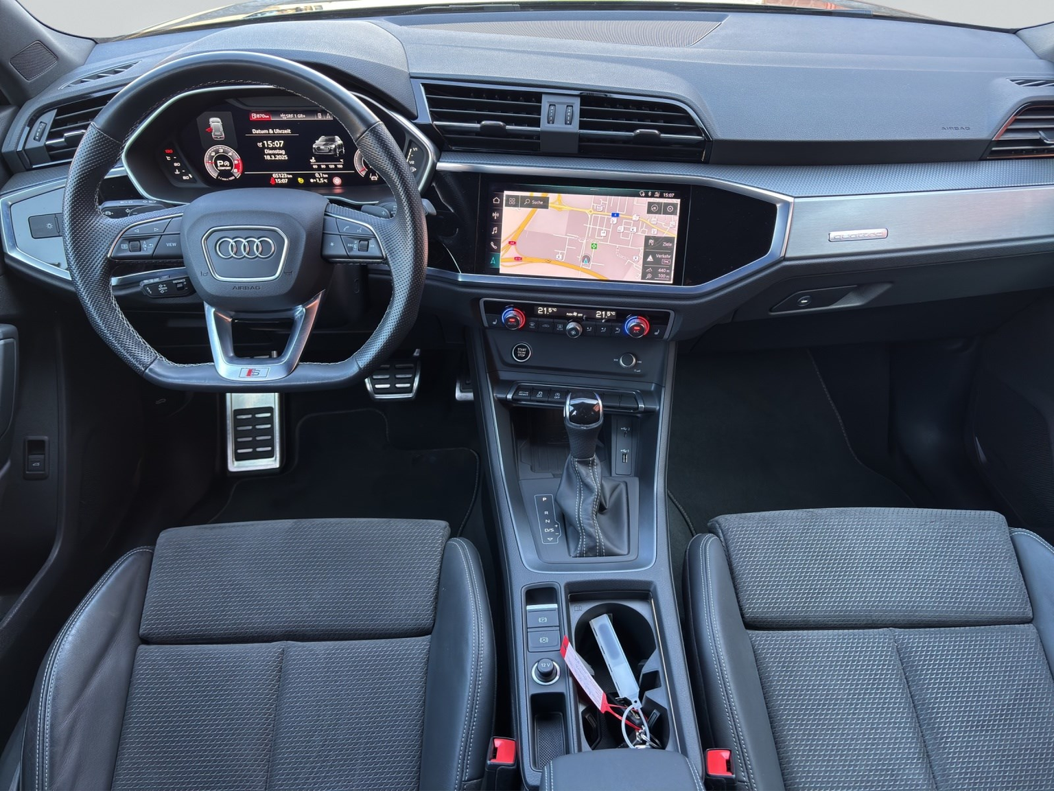 AUDI Q3 40 TDI S line Attraction quattro S-tronic