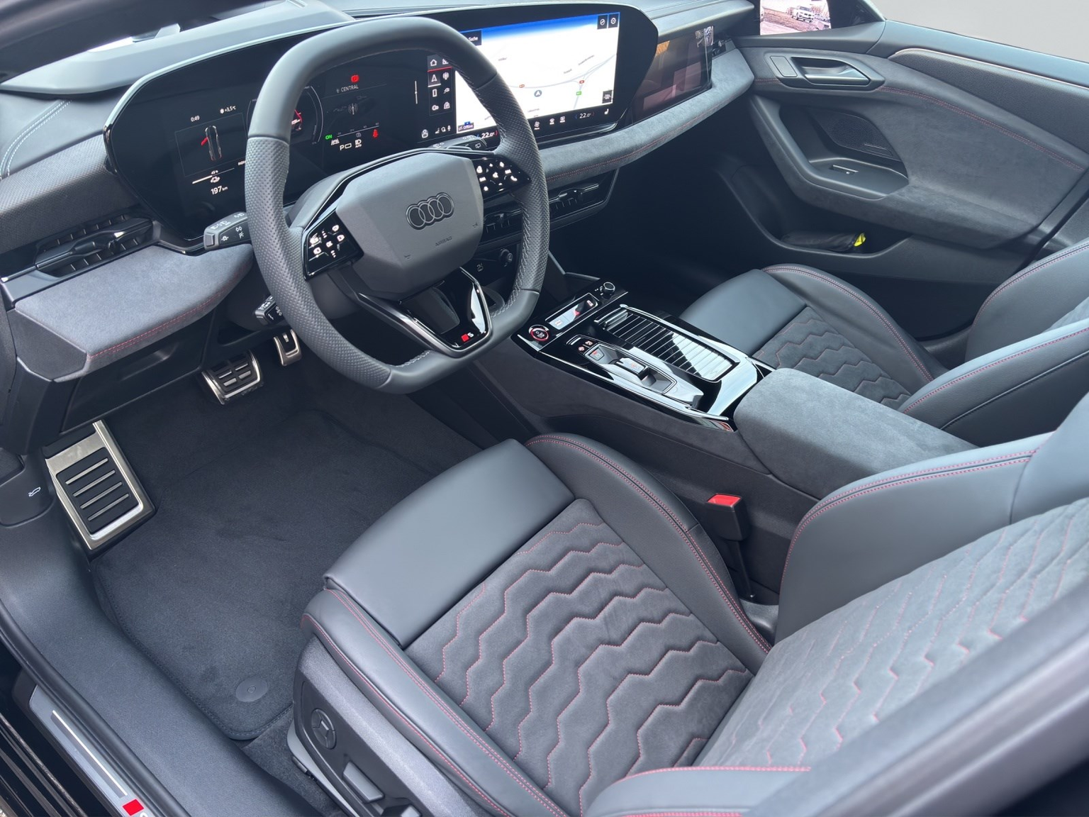AUDI S6 Avant e-tron quattro