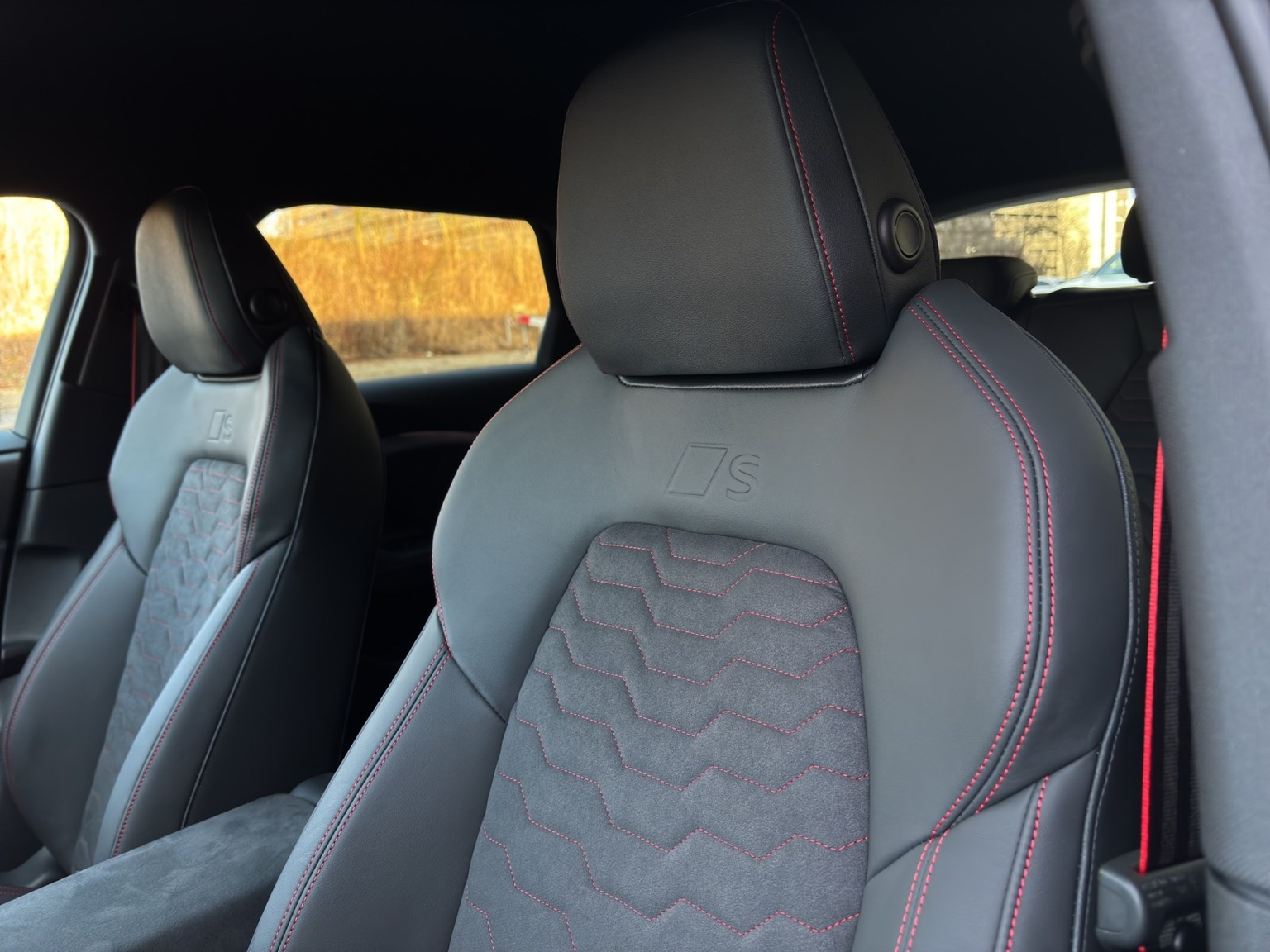 AUDI S6 Avant e-tron quattro