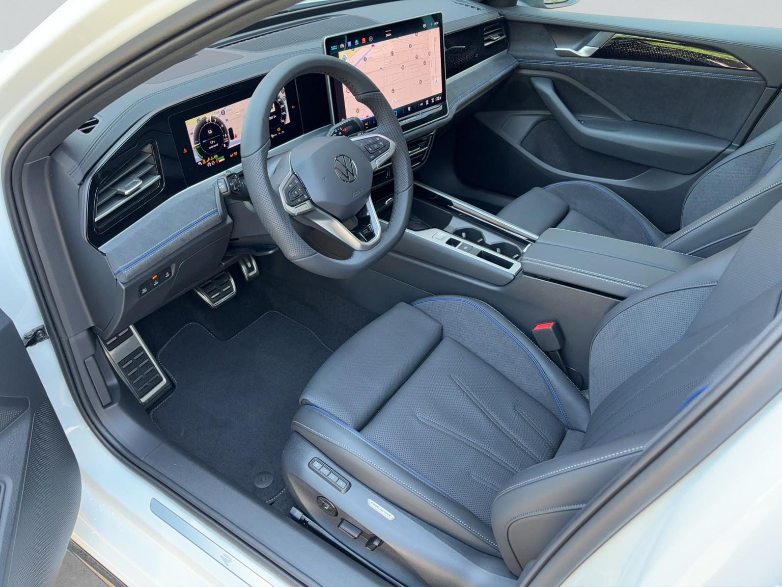 VW Passat Variant 1.5 TSI evo2 Plug-In- Hybrid R-Line DSG