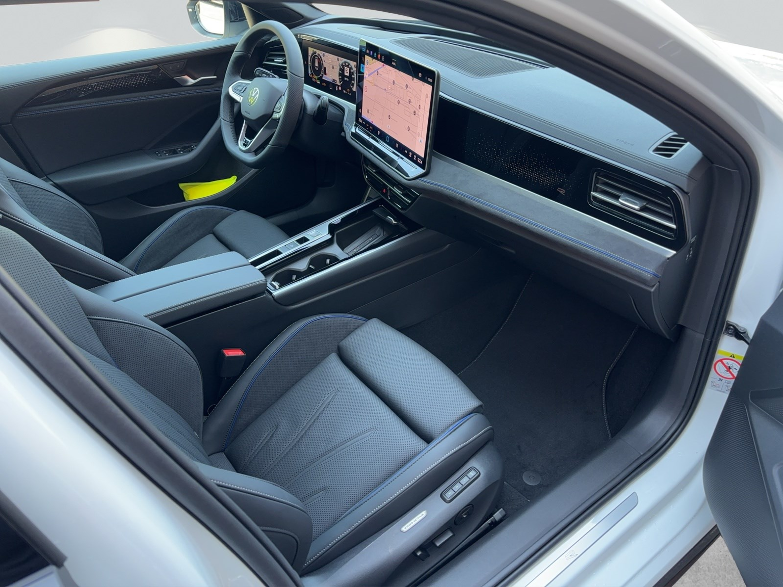 VW Passat Variant 1.5 TSI evo2 Plug-In- Hybrid R-Line DSG