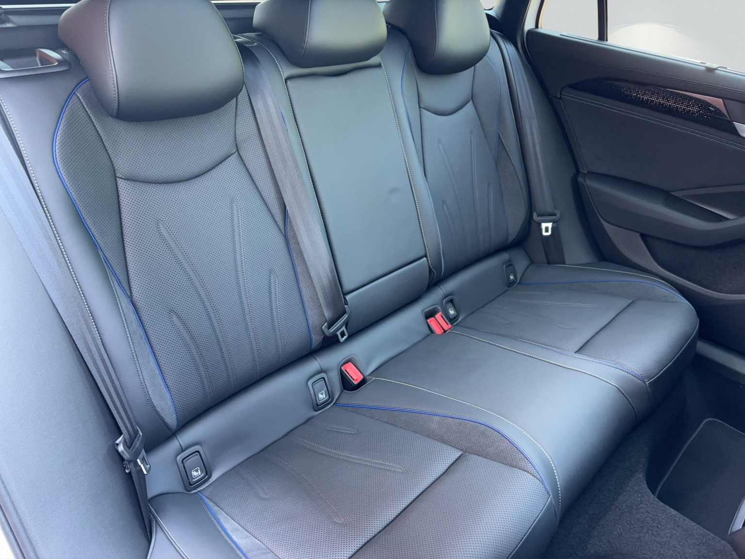 VW Passat Variant 1.5 TSI evo2 Plug-In- Hybrid R-Line DSG