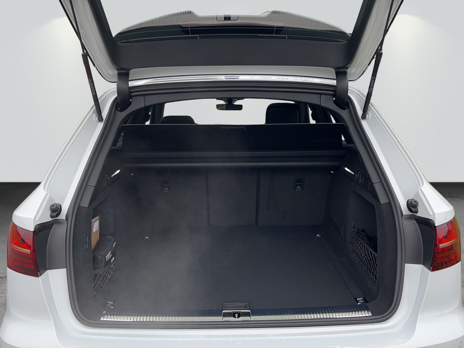 AUDI A4 Avant 40 TDI S line Attraction quattro S-tronic