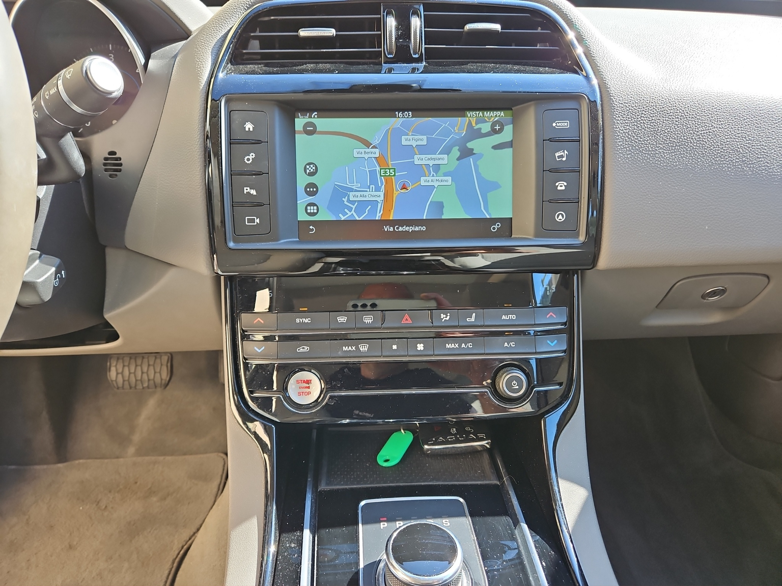 JAGUAR XE 20d Pure AWD Automat