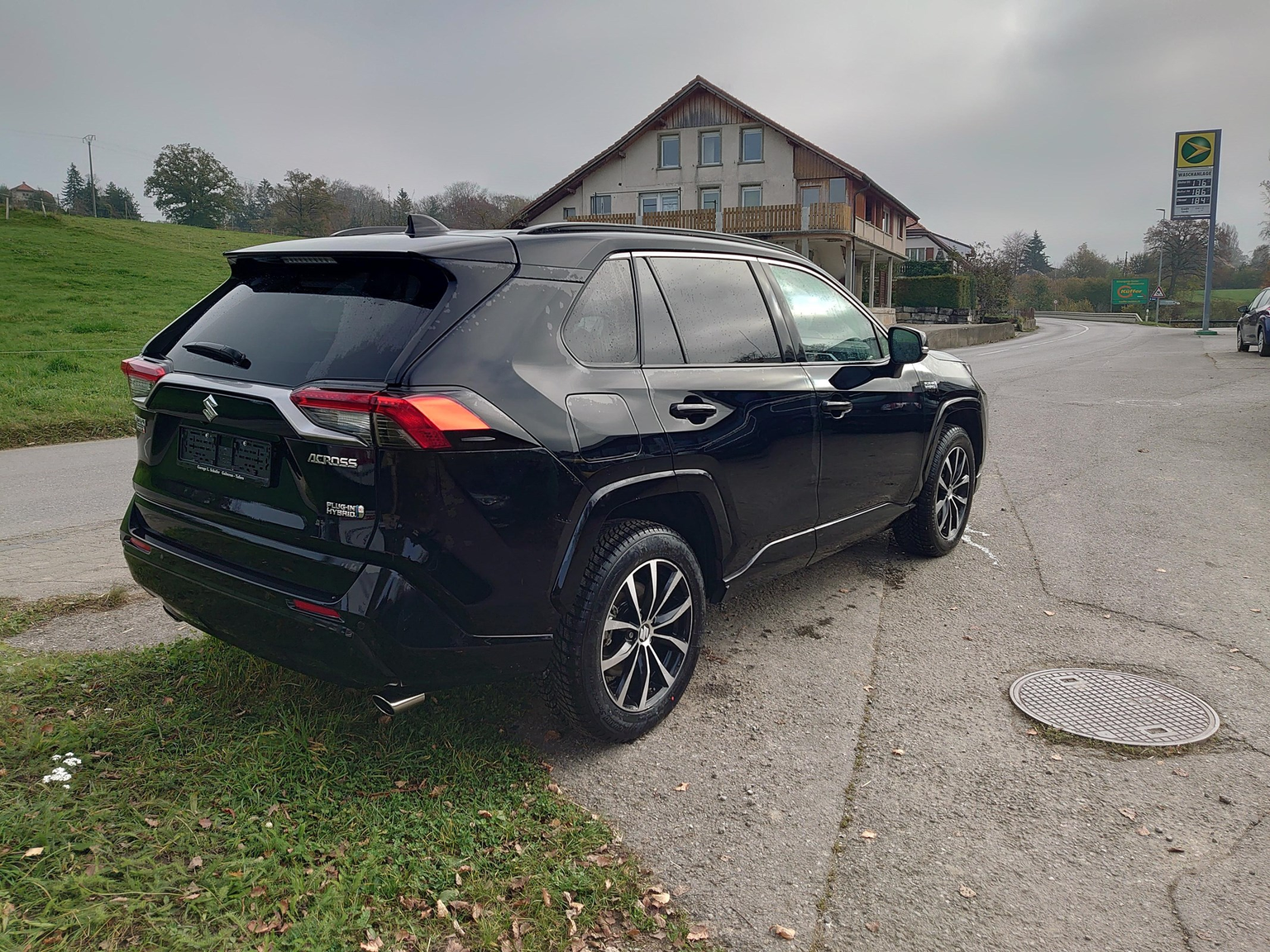 SUZUKI Across 2.5 PHEV Compact Top 4x4