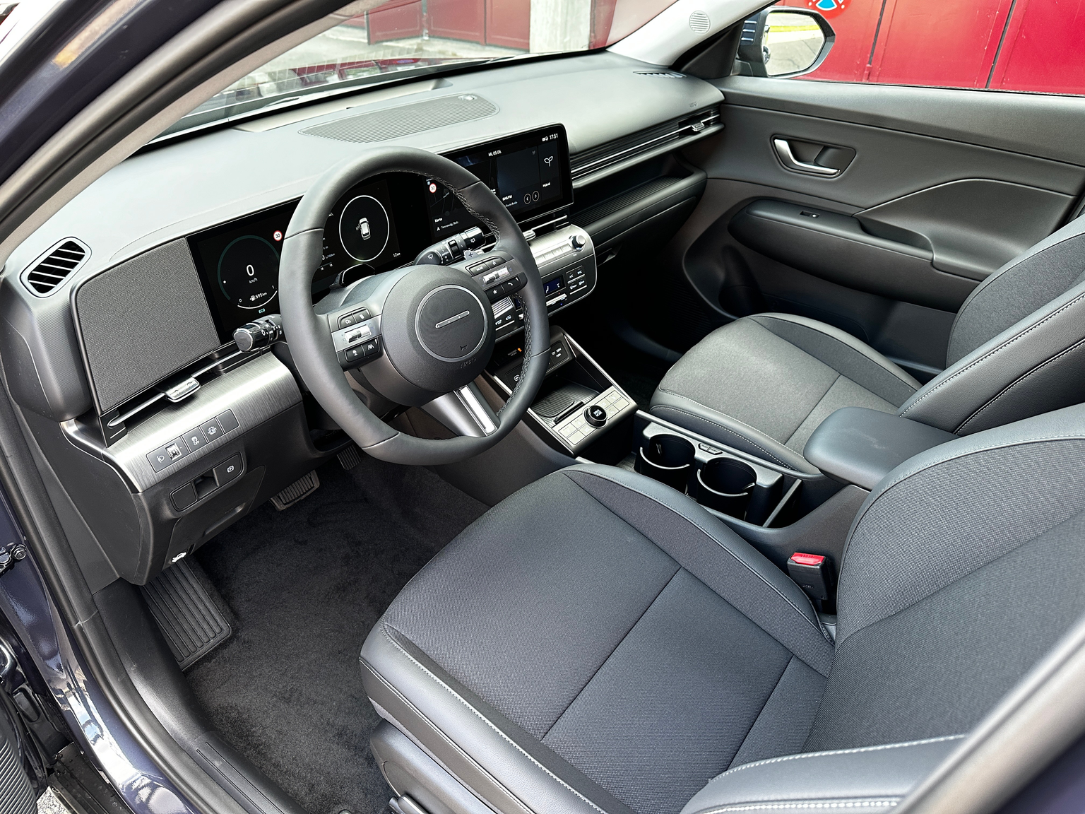 HYUNDAI Kona 1.6 GDi HEV Amplia DCT