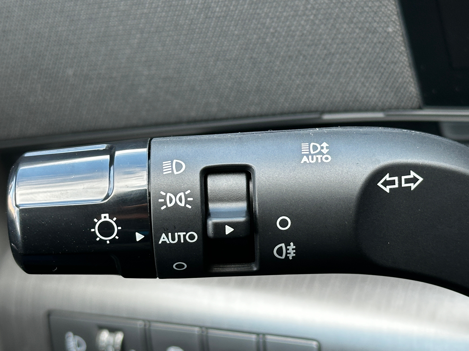 HYUNDAI Kona 1.6 GDi HEV Amplia DCT