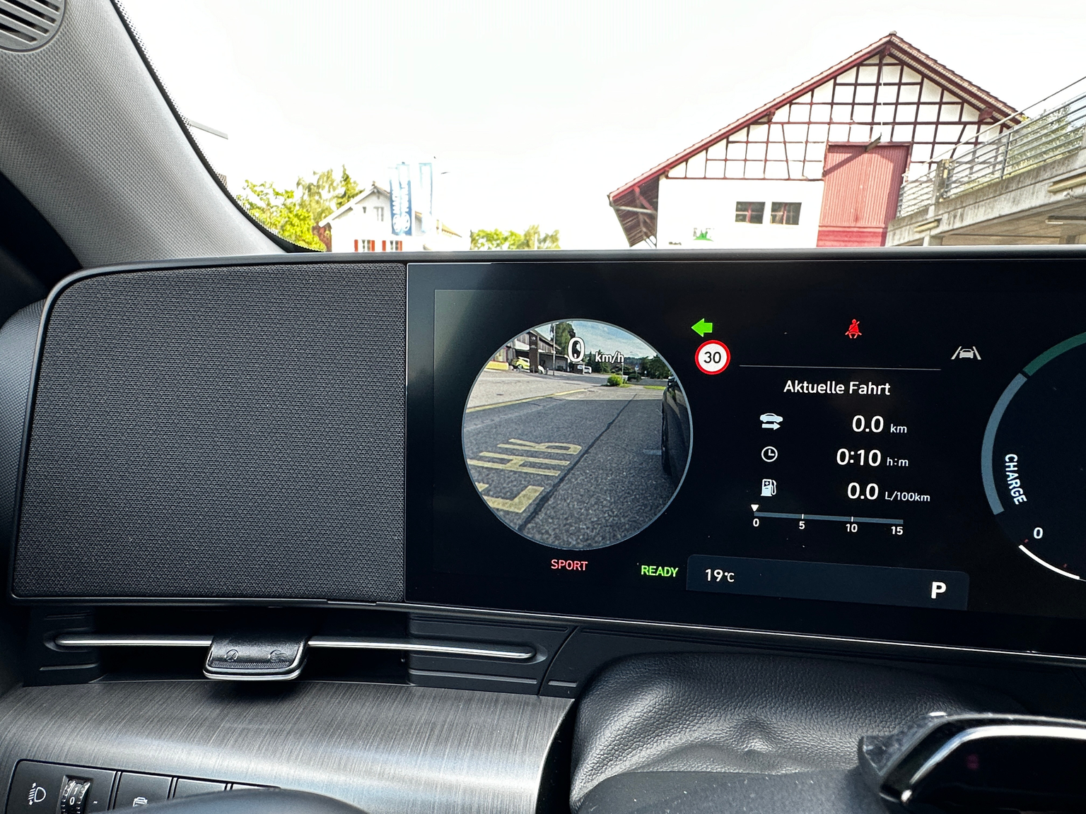HYUNDAI Kona 1.6 GDi HEV Amplia DCT