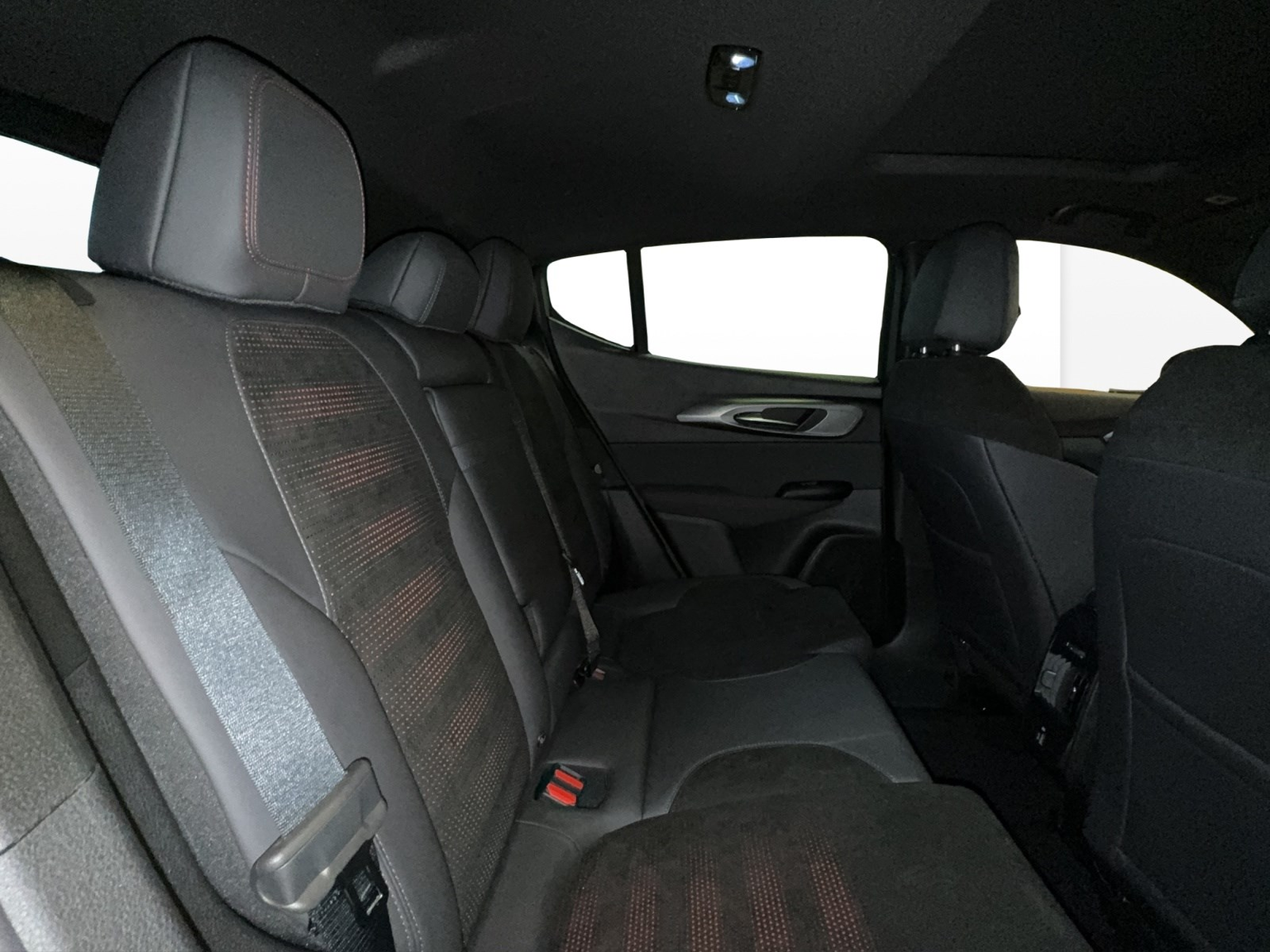 ALFA ROMEO Tonale 1.3 Plug-in Hybrid Veloce Q4 Sky