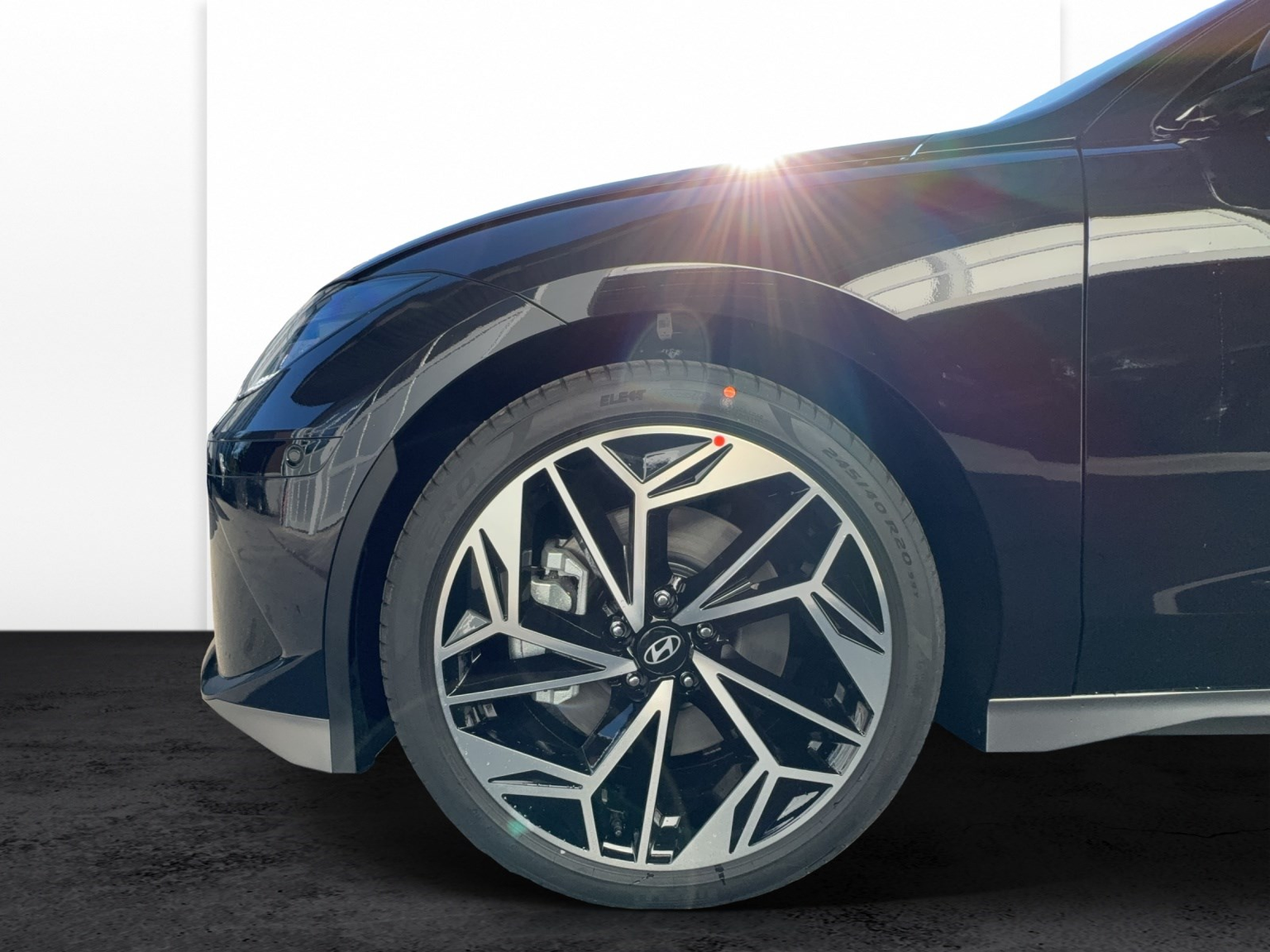 HYUNDAI Ioniq 6 Launch Edition 4WD 77.4kWh